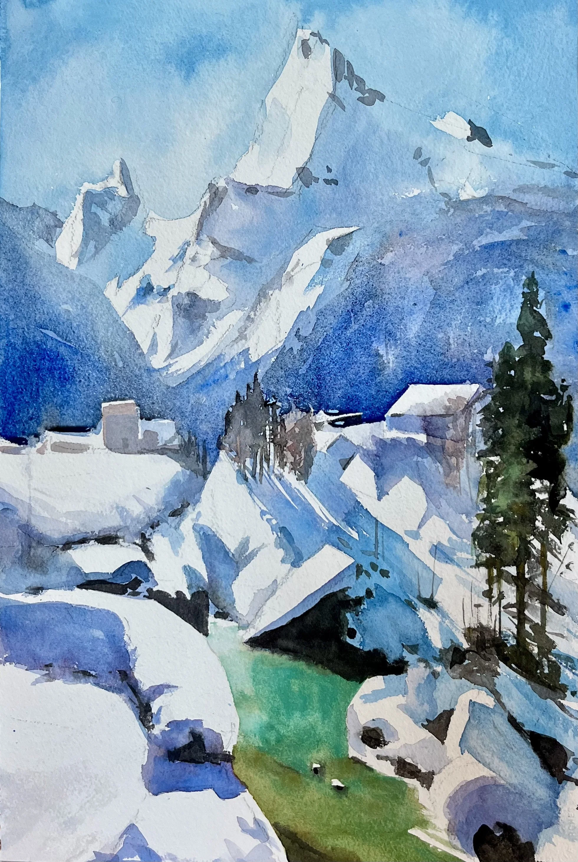 Peinture aquarelle représentant une montagne enneigée avec un sommet élevé, des forêts et un bâtiment en dessous, avec un ciel bleu.