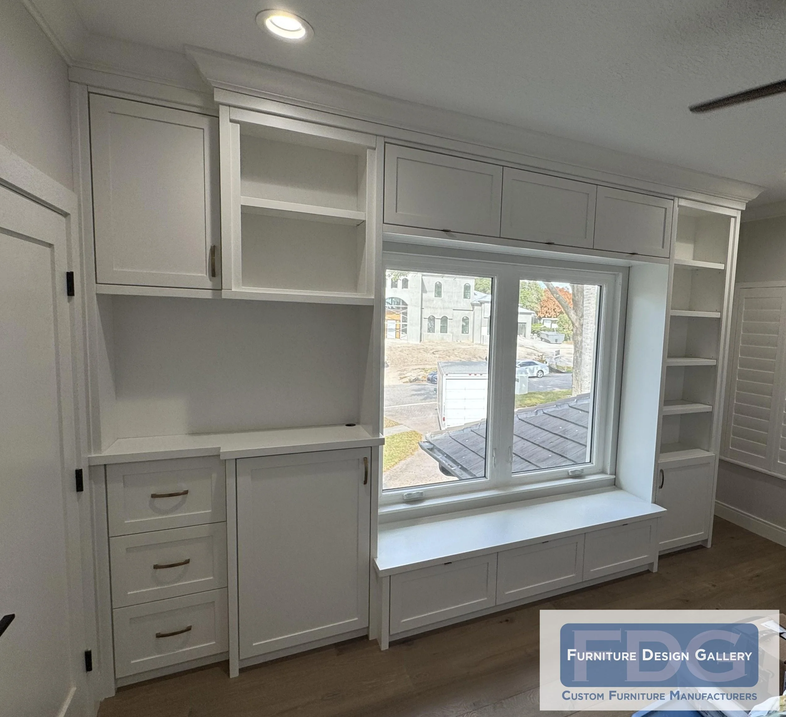 4 From a cozy window seat to a functional workspace, this custom multi-purpose wall unit does it all. 🪟✨ Integrated storage and clean lines make this the perfect space-saving solution for any room.