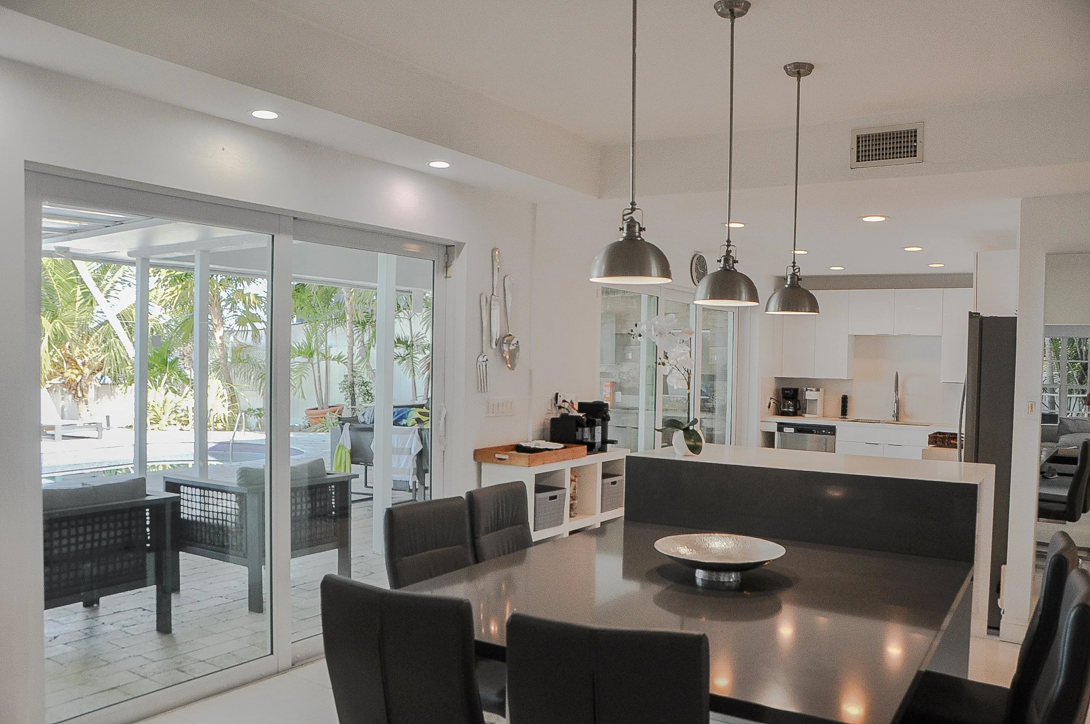 Dining 02.jpg