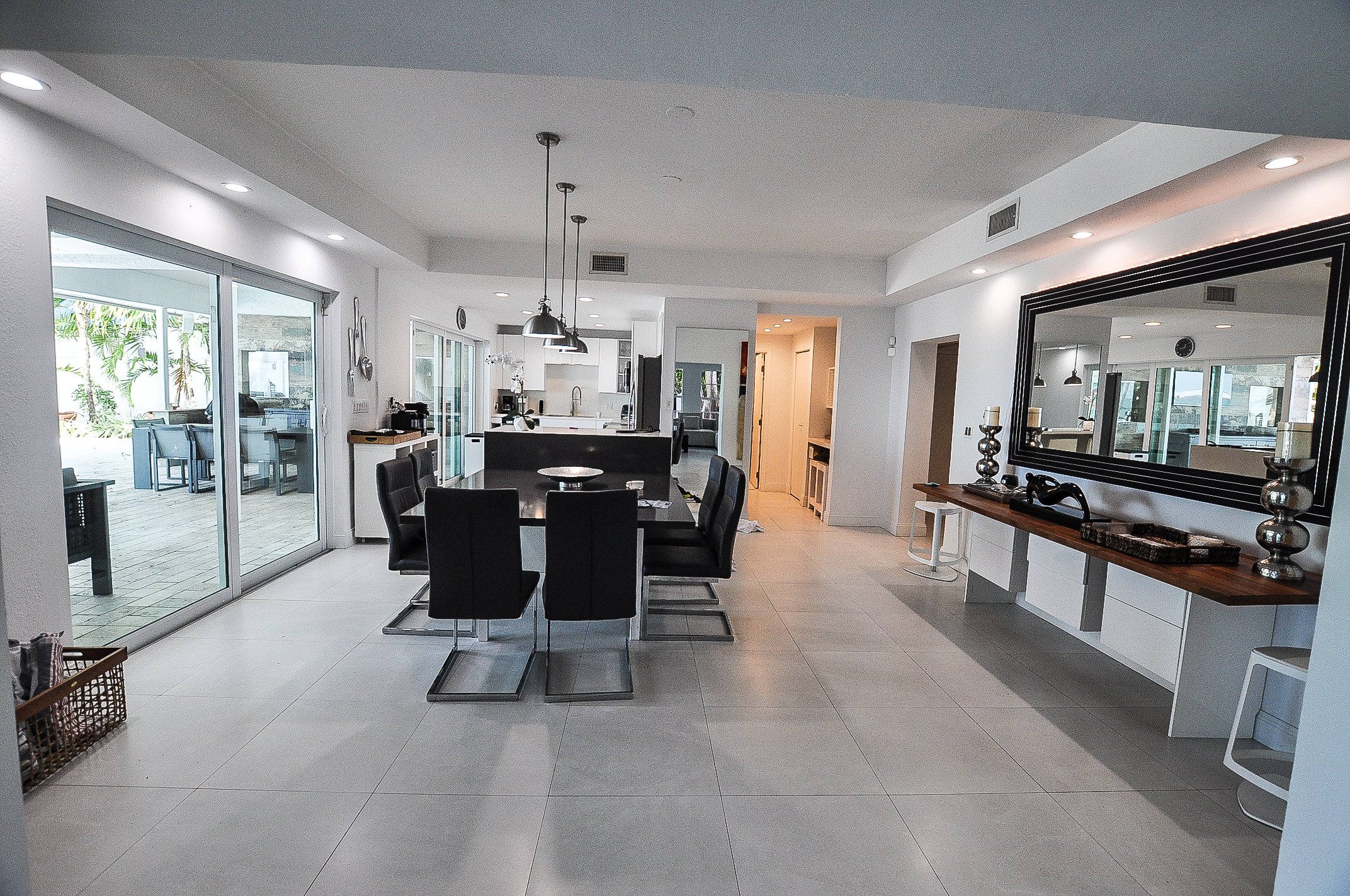 Dining 04.jpg