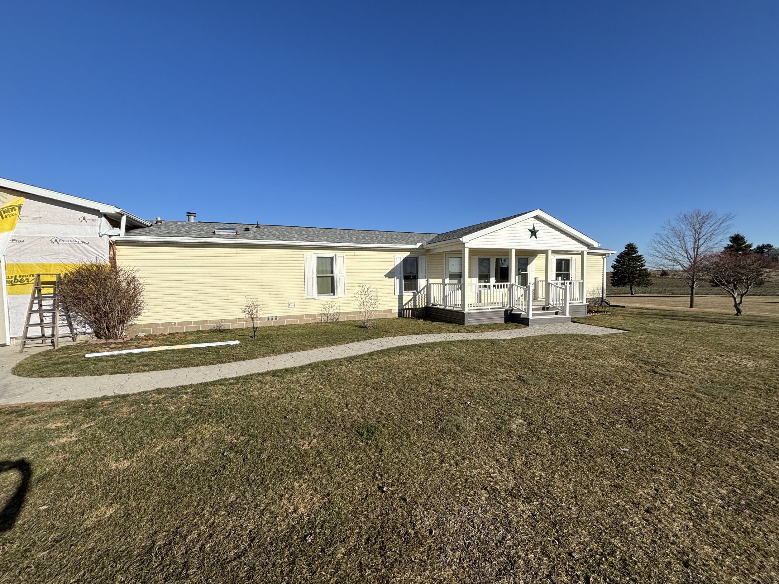 Siding Installation in Ithaca, Michigan | Lowe Maintenance LLC