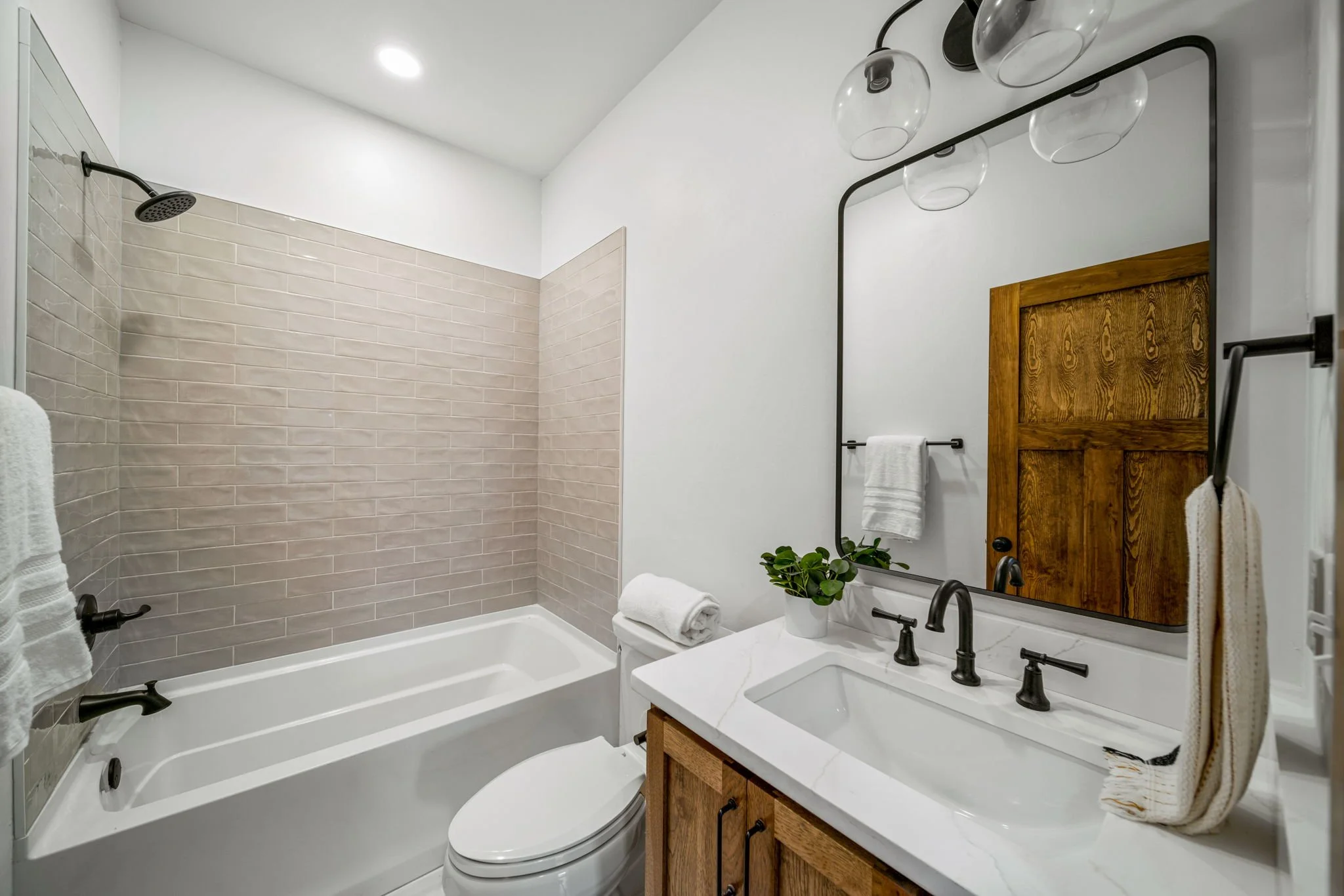 Bathroom shower bathtub