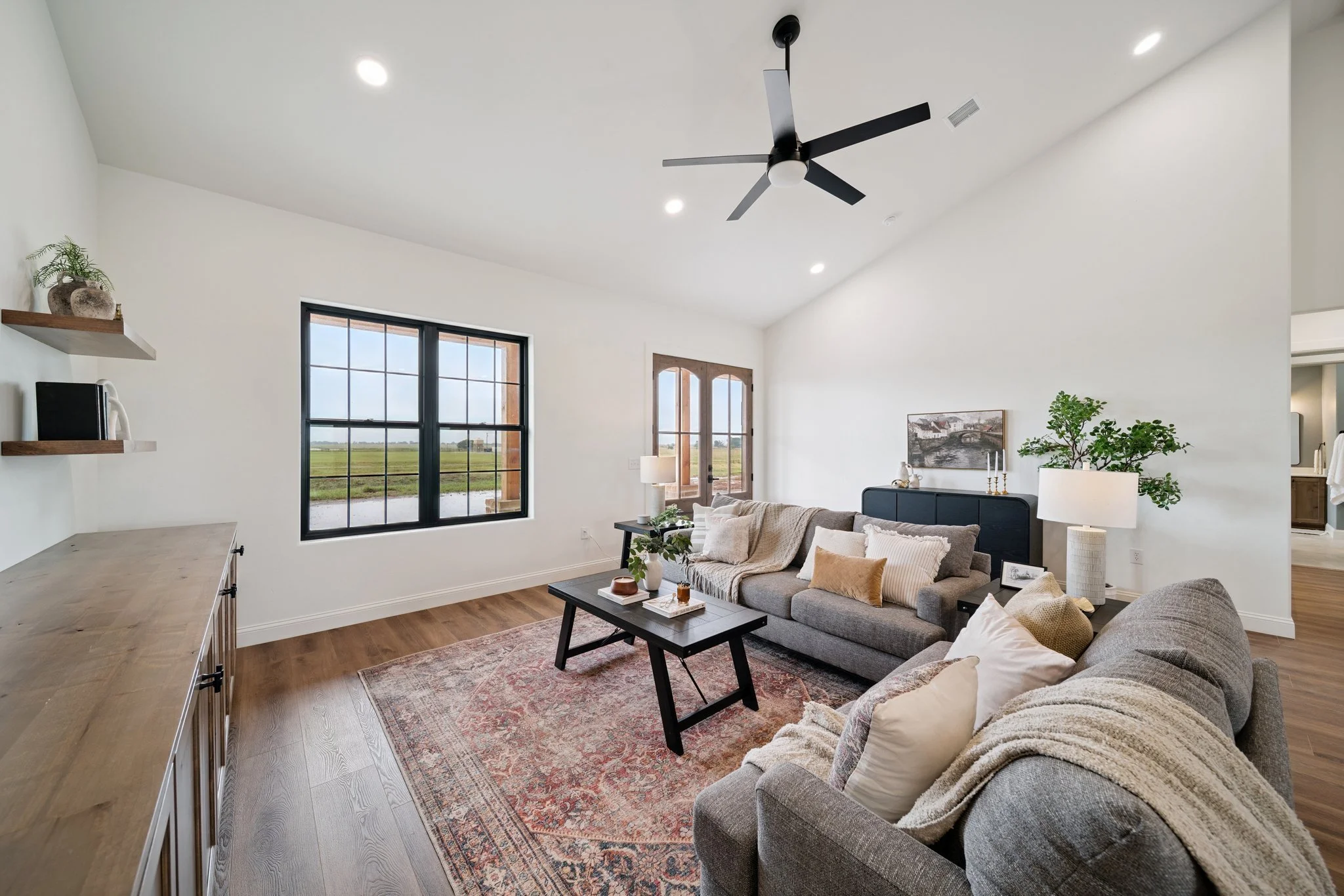 11-web-or-mls-49125-e-130-rd.jpg