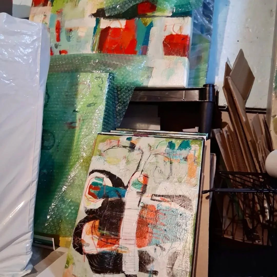 Preparations for my upcoming art show
Busy, un-glamorous, real life behind-the-scene of an artist.

&bull;
&bull;
&bull;

Pr&eacute;parations pour mon prochain symposium de peinture.  La vraie vie occup&eacute;e, sans artifices d'une artiste.

#behin