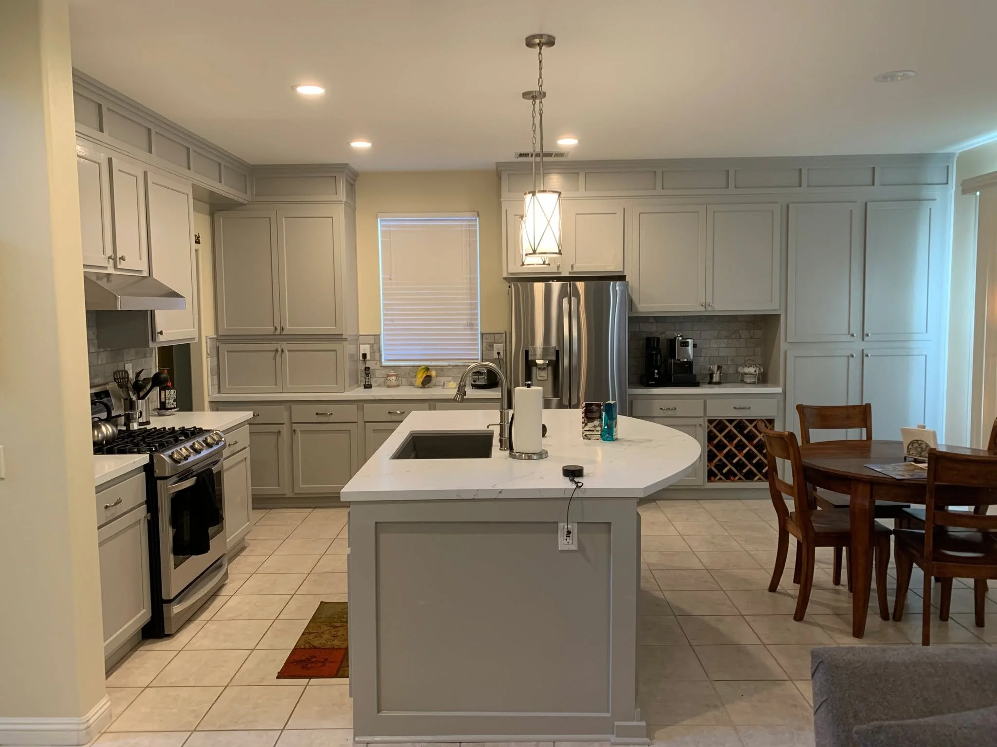 This was an amazing transformation we did! Brand new cabinets and paint job with Renner Italian coatings. 

📍 Locally owned
🛠 Skilled craftsmanship
Contact Travis @ 208-620-6718

#CabinetPainting
#CabinetSprayPainting
#Spokane
#CoeurDAlene
#kootena