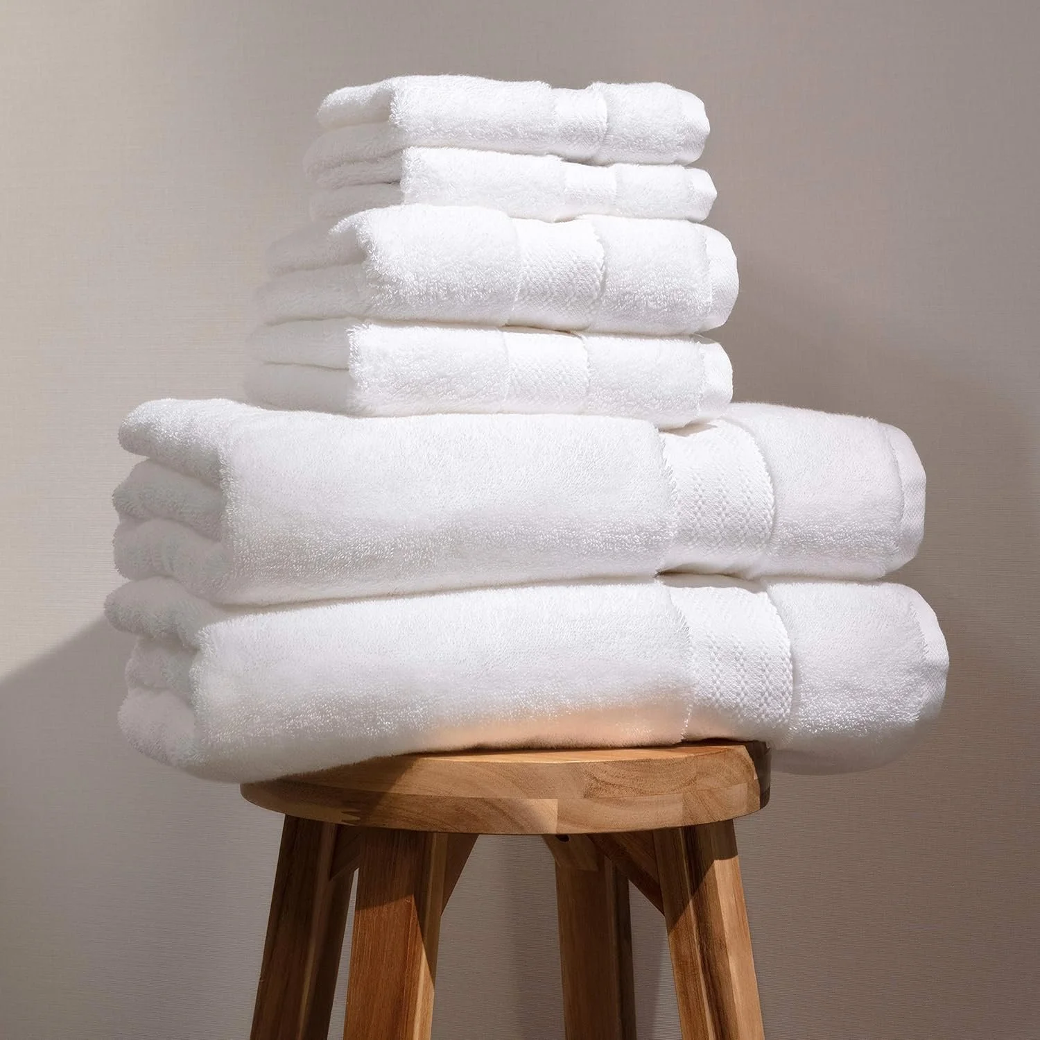 🛁 Luxury Cotton Towel Set – Airbnb Host Favorite (8-Piece Set)  Soft, Lightweight Comfort for a Guest-Ready Experience
