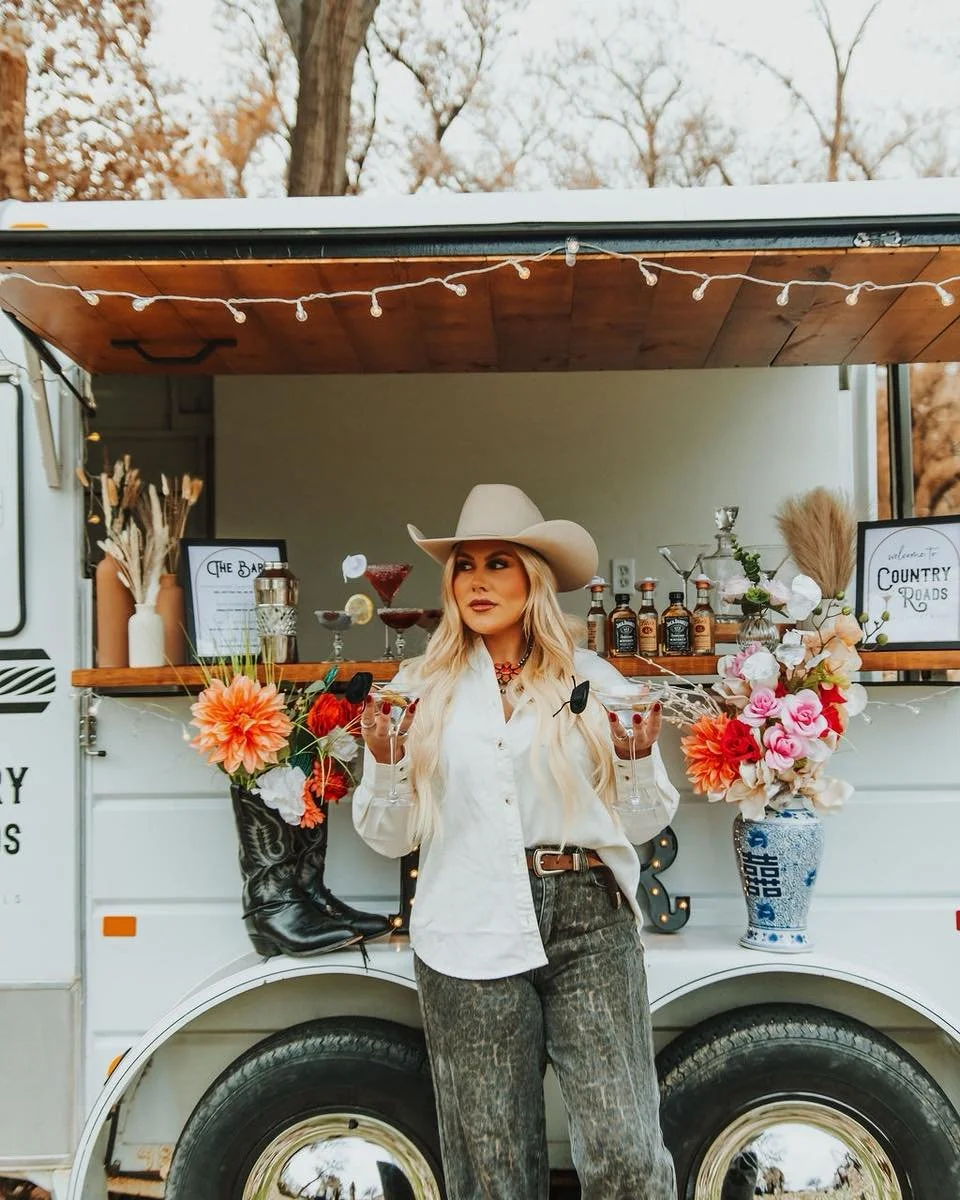 Pop, pour, party! Your bar is ready. 🍸 (Shout out to our beautiful model @kynleedailey) 

#countryroadsandcocktails #mobilebar #farmingtonnm #durangoco #countryroads #weddig #weddinginspo #event #celebration
