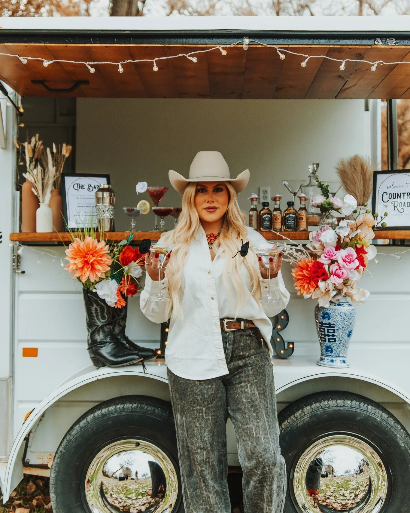 Alright friends, we need your help! 
We are naming our signature cocktail and want YOU to help us choose. It has that Country Roads and Cocktails feel that is easygoing fun and perfect for celebrating.
Drop your best name ideas below 👇
If it makes u