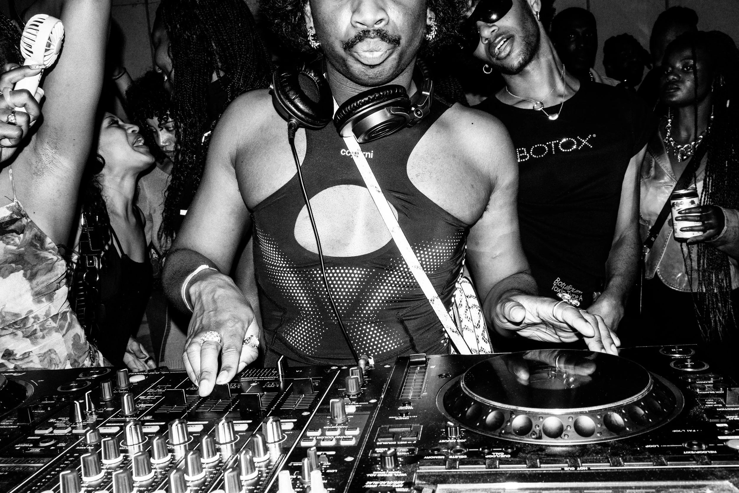 PARIS-PRETO-NOVO-DJ-PUMA-MYLES-LOFTIN-MECCANYC-OFFICE1102-O1102