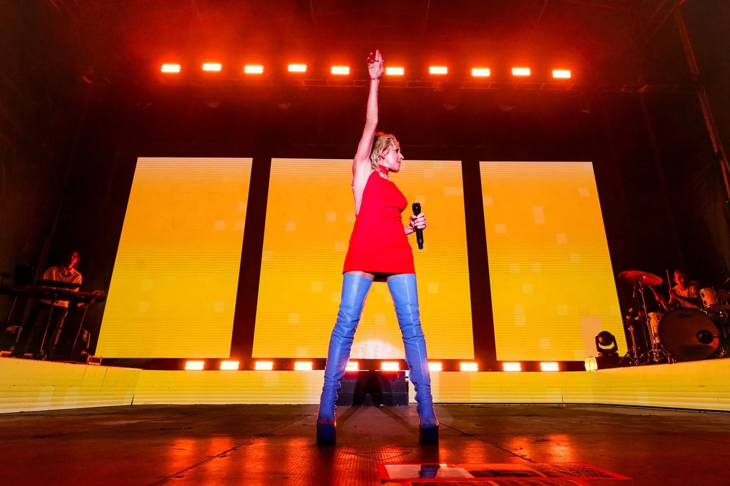 Qu&eacute; mejor manera de arrancar el tour que en Ciudad del Carmen, en la playita. 🌴 🤩
Gracias carmelinos por vuestra cari&ntilde;osa bienvenida, por cantar a pleno pulm&oacute;n y por darnos una de esas noches que se quedan en el coraz&oacute;n.