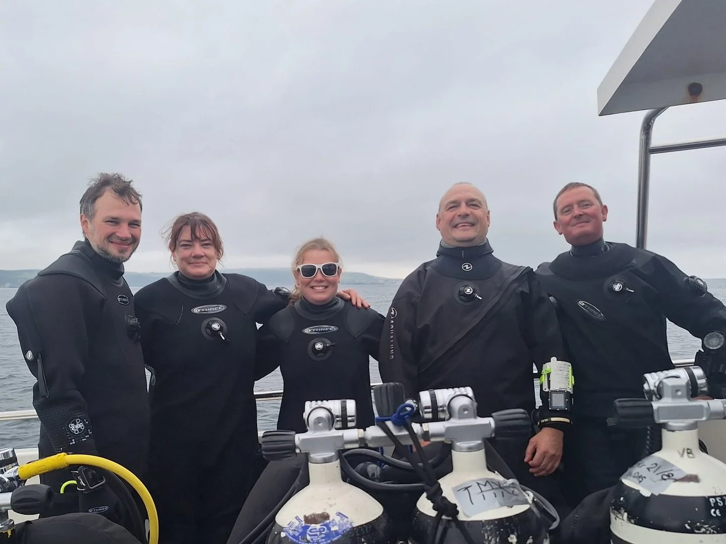 Great dives, great buddies, and a little Giant&rsquo;s Causeway bonus &mdash; hard to top that 💙🤙

#RathlinIsland #DiveTrip #ScubaLife #GreatBuddiesGreatDives #UnderwaterAdventure #DiveIreland #ScubaCrew #GiantCauseway #OceanAdventures #ScubaFamily