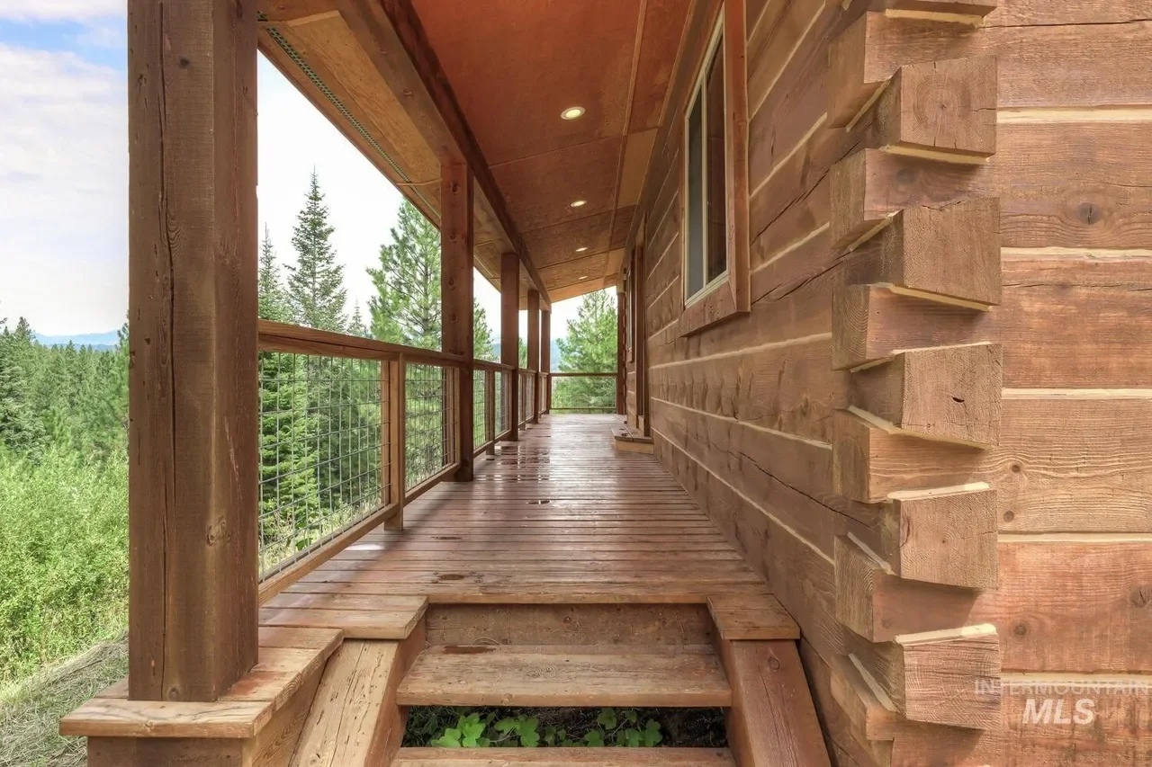 shilosideporch.webp