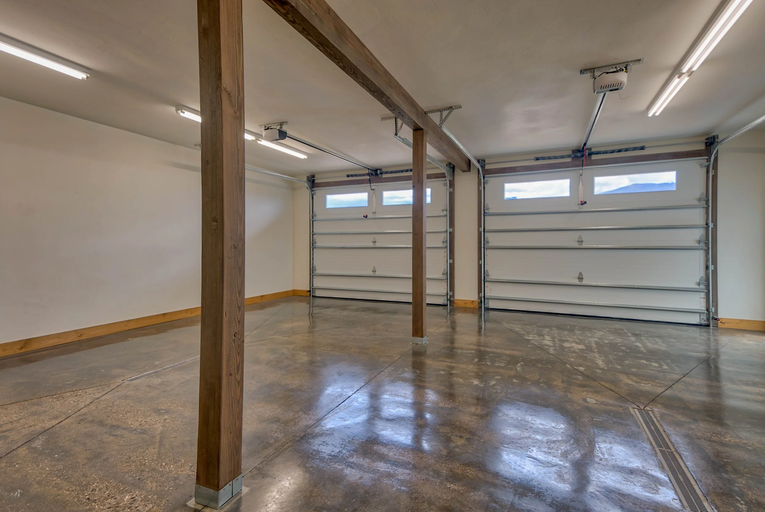 Garage Interior-4.jpg