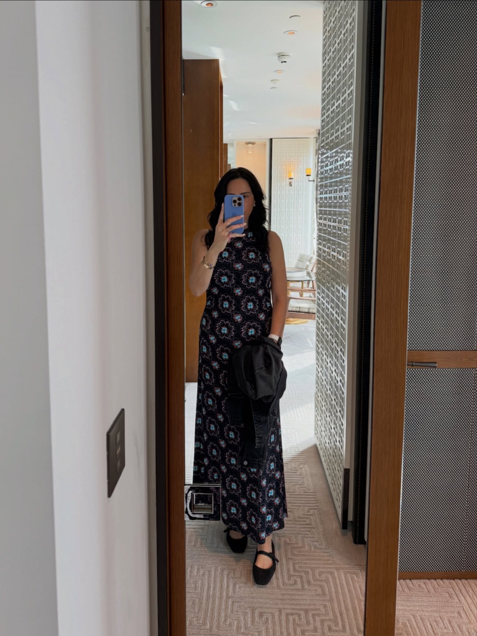 Hong Kong fit checks because a city this good deserves a look to match 💅

A little polished, a little playful, and ready to wander.

-Amanda, Founder