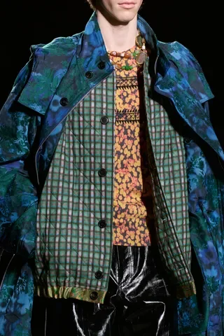 00078-dries-van-noten-fall-2026-menswear-details-credit-gorunway.webp