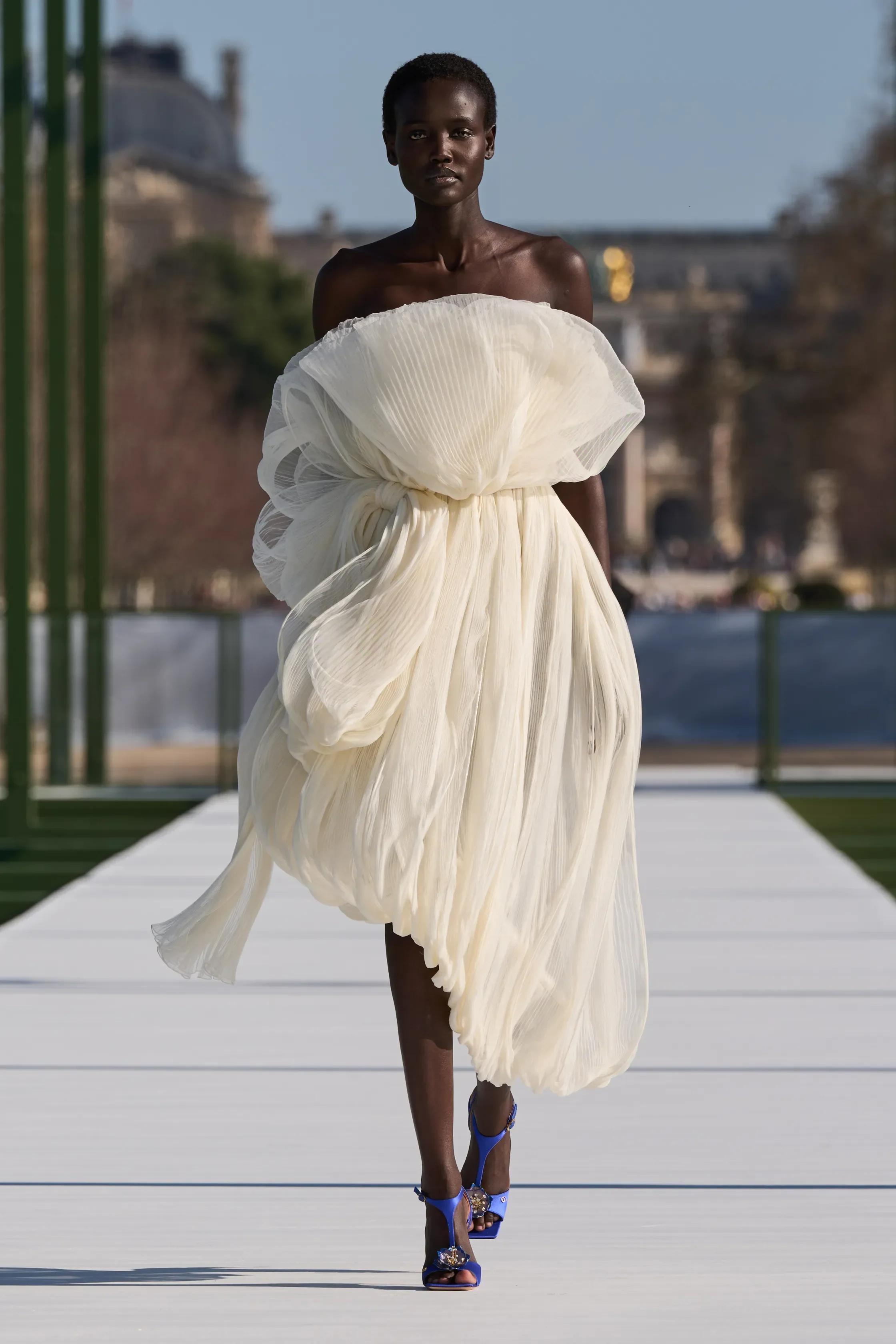 00041-christian-dior-fall-2026-ready-to-wear-credit-gorunway.webp