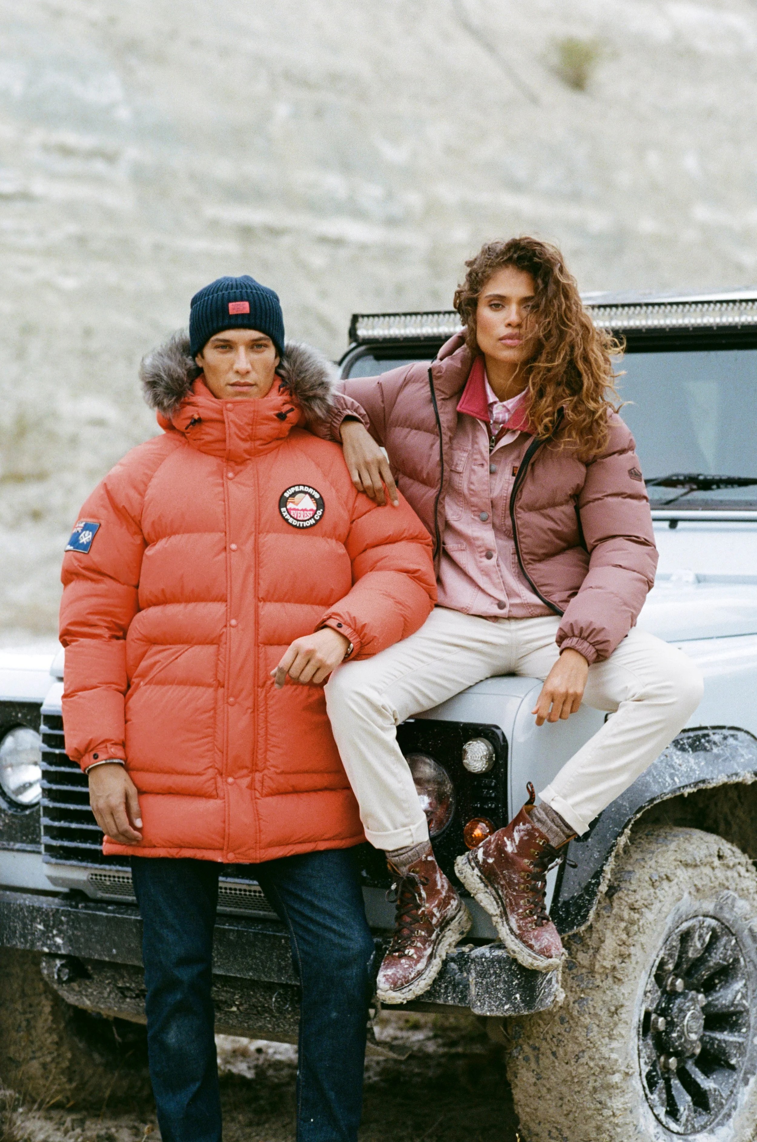 AW25_HEAVY JACKETS_M5012208A_UM2_W5011996A_2TP_FILM_LD_1.jpg