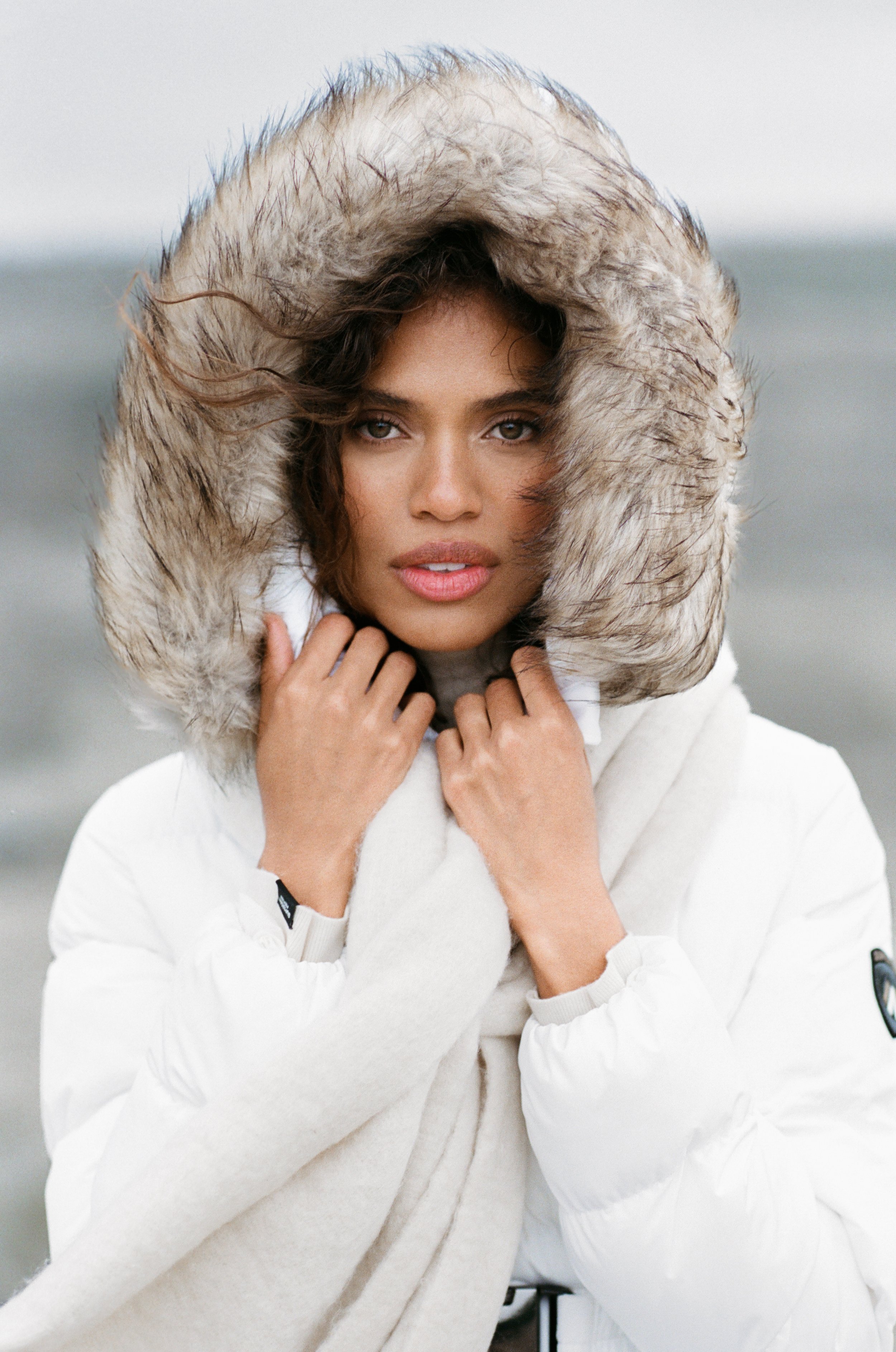 AW25_HEAVY JACKETS_W5011928A_D2Y_FILM_LD_1.jpg