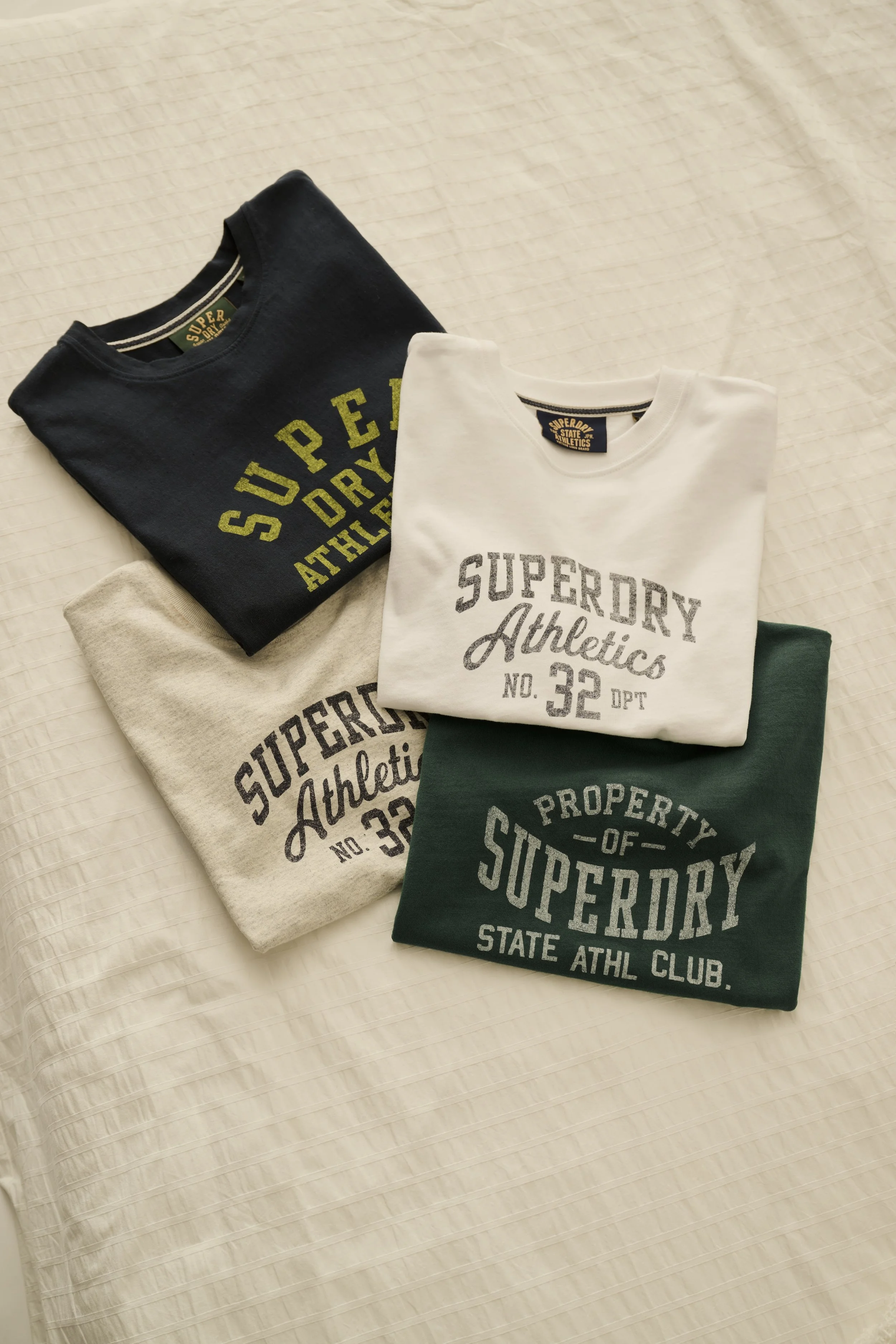 BM96_SS23 AW23_ATHLETICS_SL_1_1548.jpg