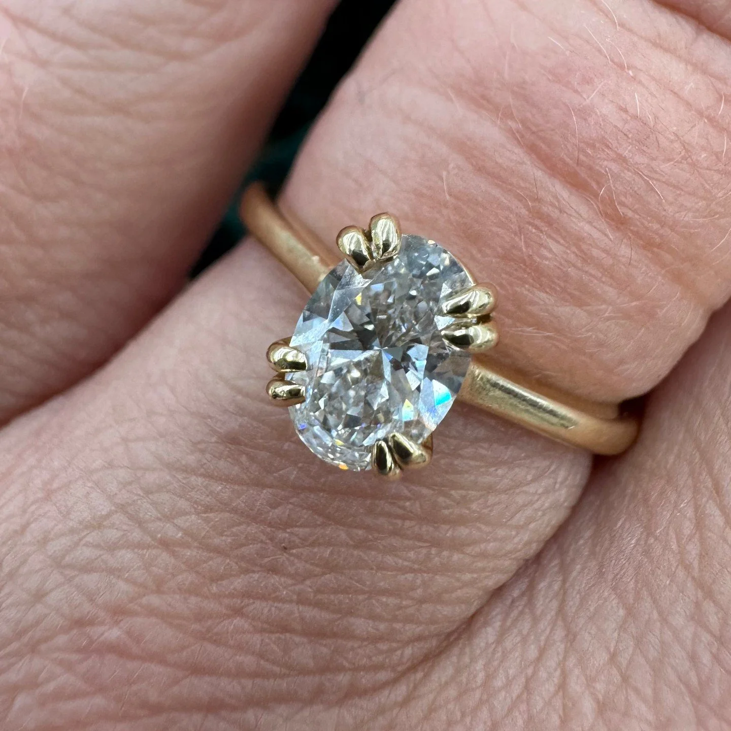 We adore this stunning lab diamond ring! 💍✨🤩