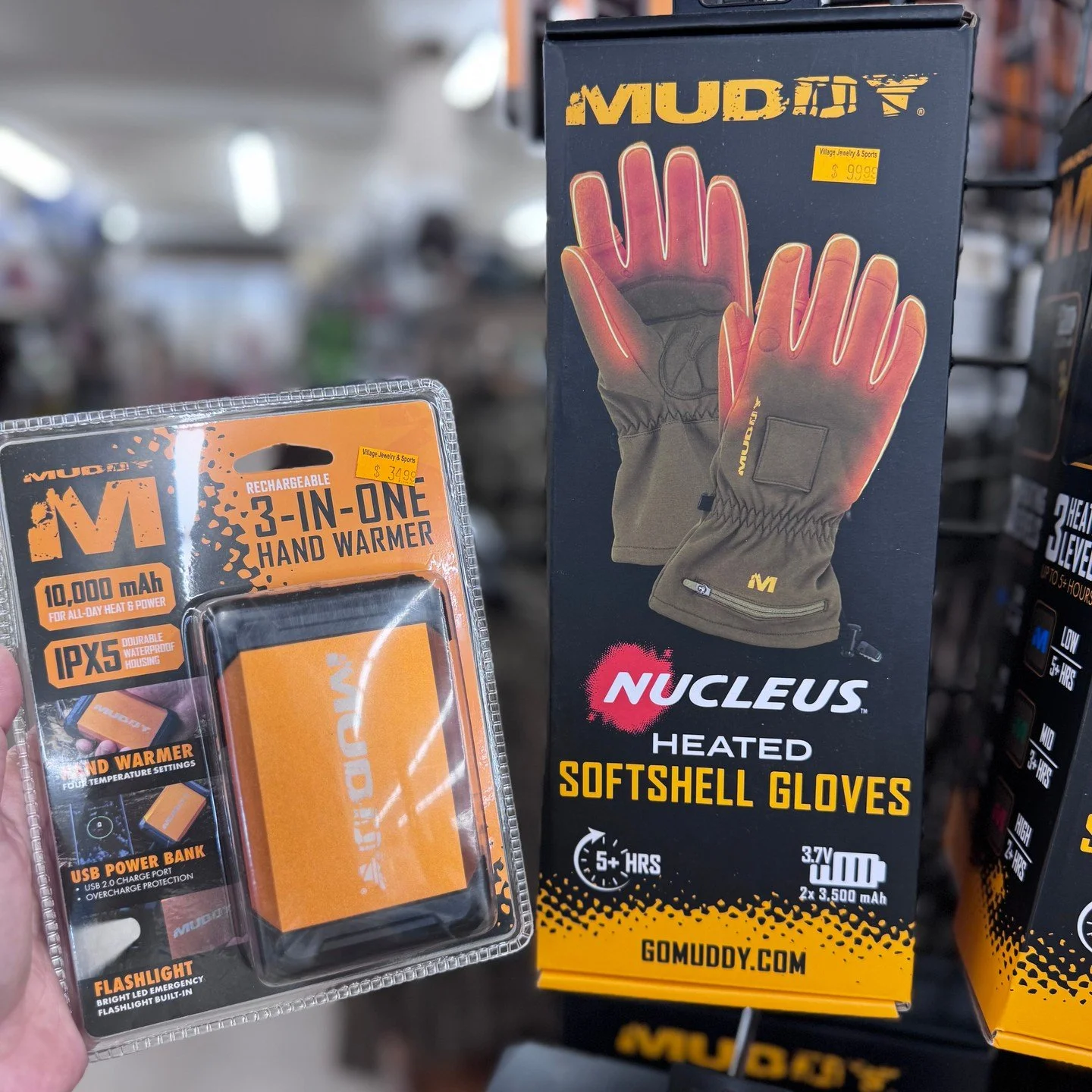 Muddy has the best products! This three in one bank &amp; warming gloves are a must have for when the temps cool down! ❄️ 🍂🦌