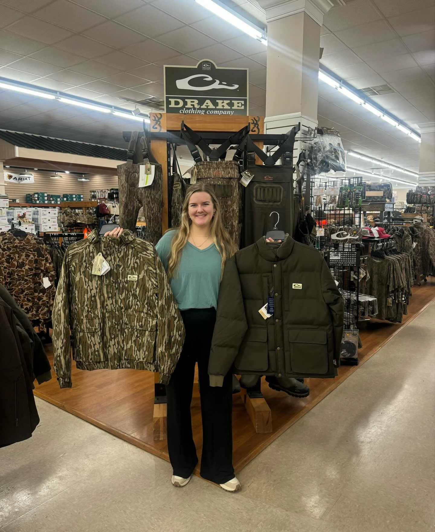 Cold mornings, warm layers. ✔️
Drake jackets are in &mdash; insulated, comfortable, and built for the outdoors.🦆
Come try one on today!