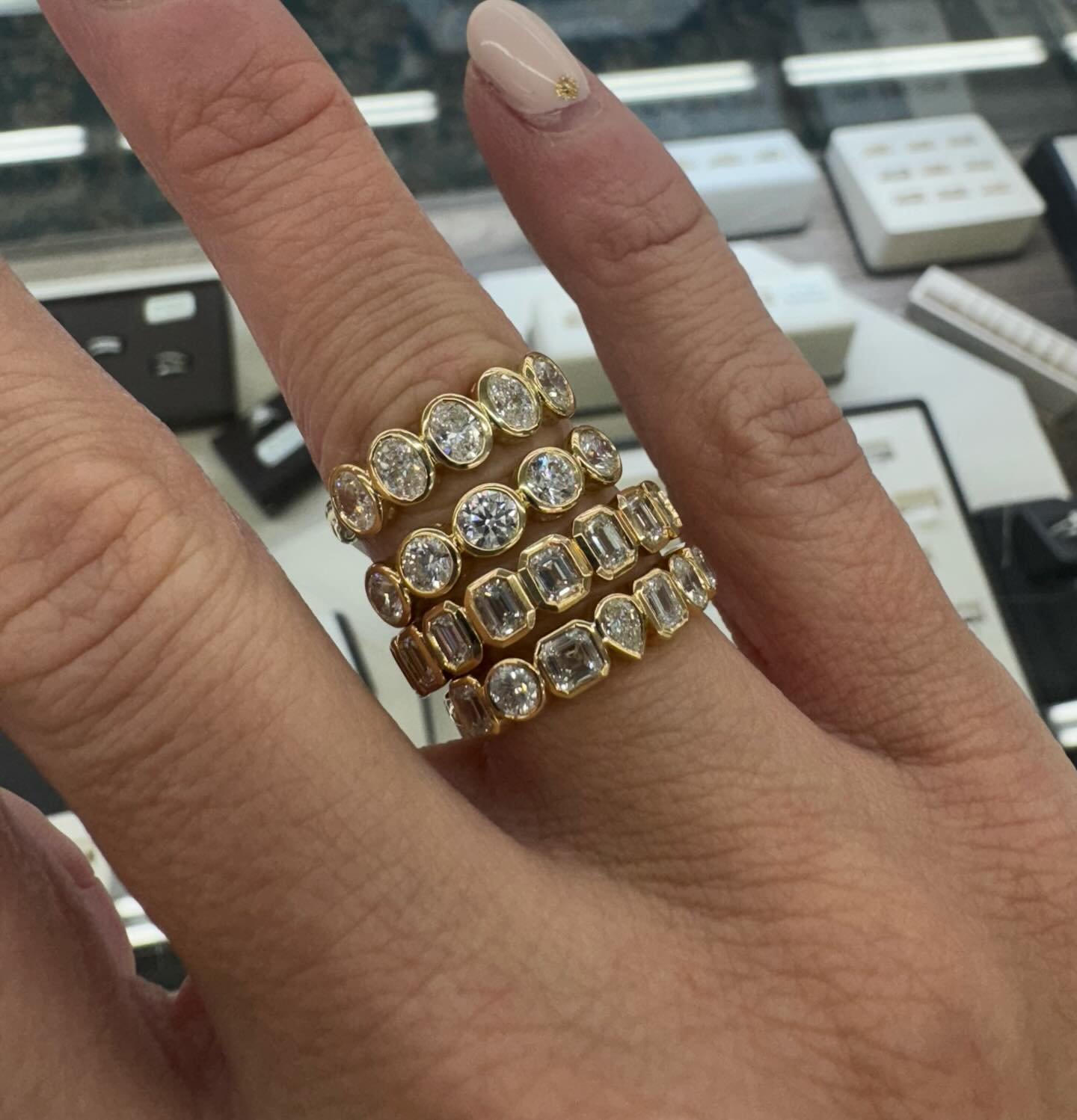 Round. Emerald. Pear. Oval. Stackable perfection. 💎
Take your pick&hellip; or build your own stack ✨😉