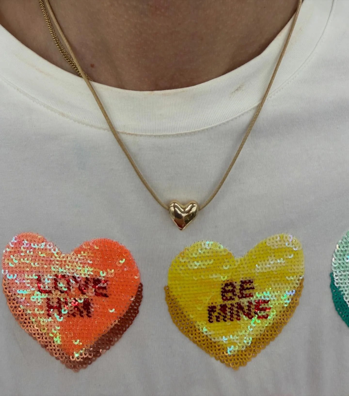 NEW + Just in time for Valentine&rsquo;s 💕

Minimal gold heart necklaces

❤️Black cord

❤️Tan cord

Only $19.99

Perfect for daughters, besties, teachers&hellip; or yourself 😉