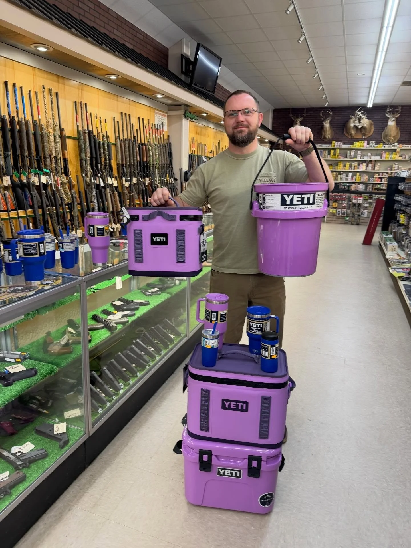 When the gobblin&rsquo; stops, the shoppin&rsquo; starts 🦃👉🛍️
Swing by Village and check out our NEW YETI &amp; Br&uuml;Mate lineup!!!🔥💯😎