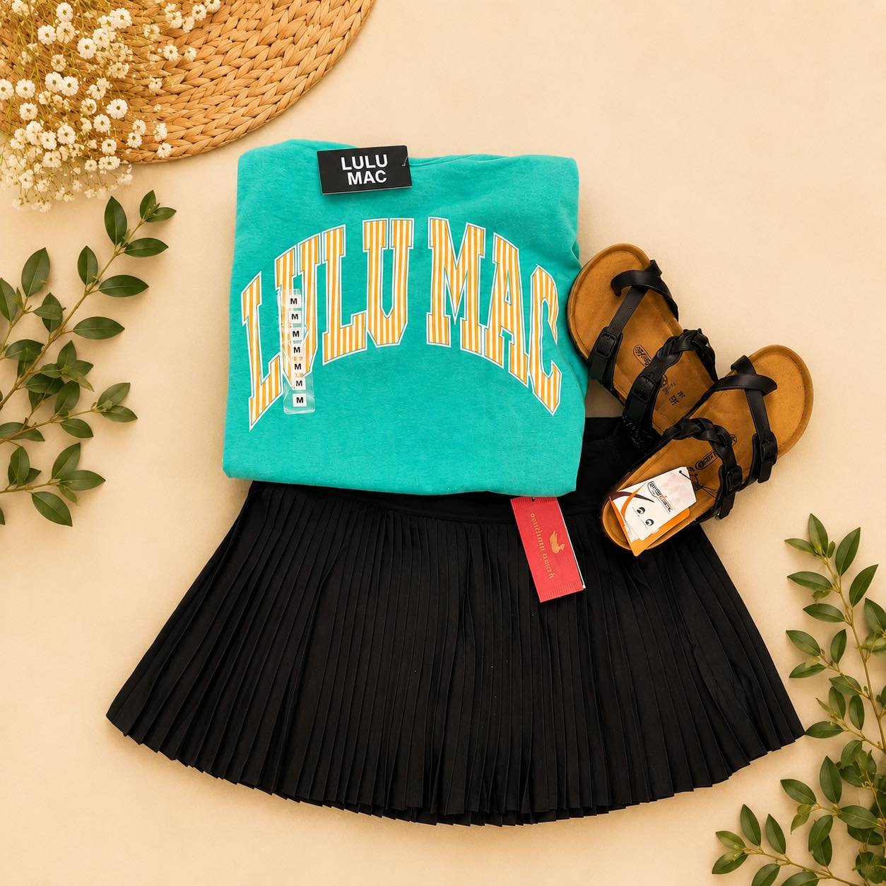 Cute, comfy, and ready for summer! ☀️💚
Pair this LuluMac tee with a Southern Marsh pleated skort and your favorite sandals for an effortless everyday look!