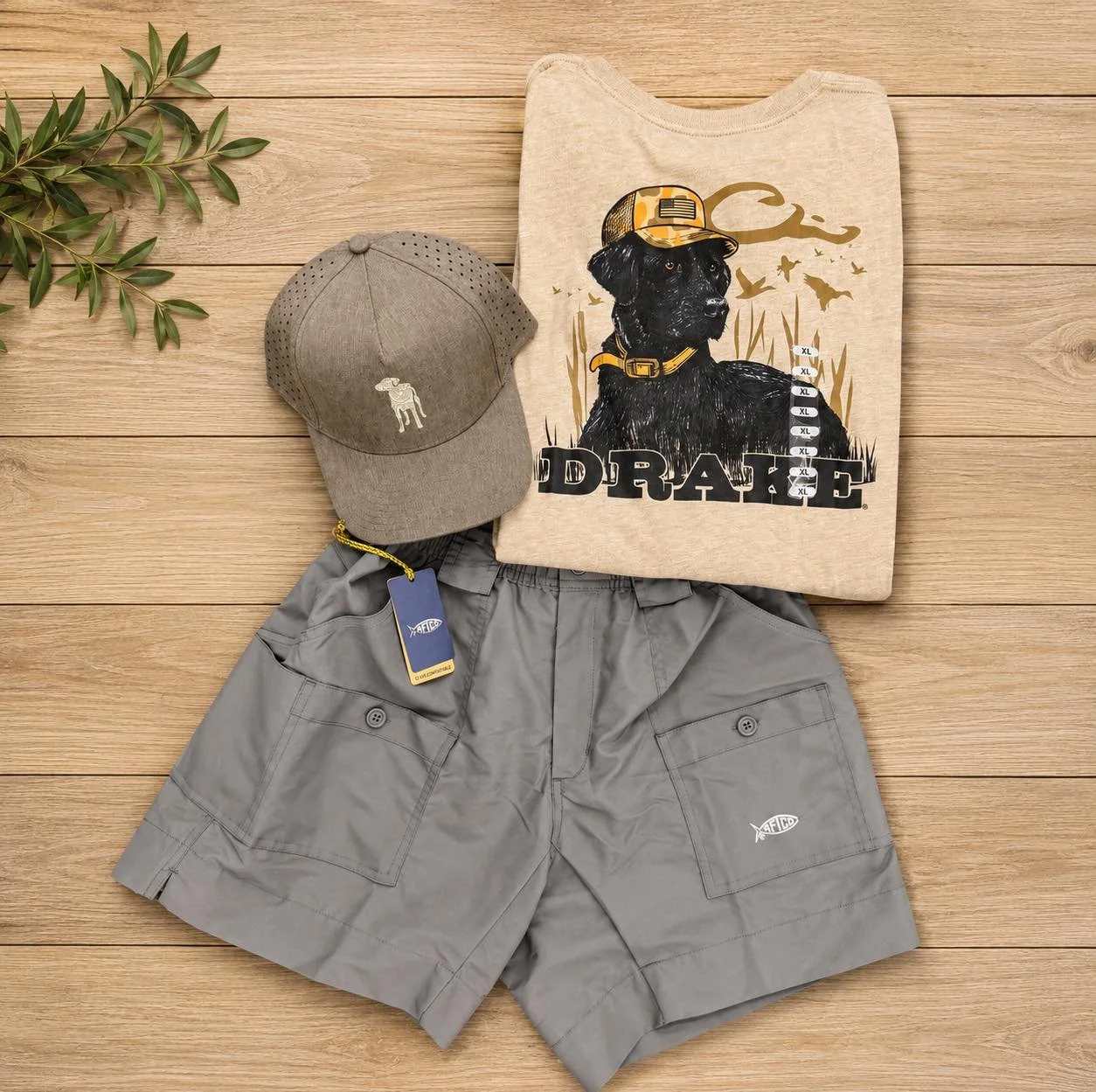 Keep it cool, comfortable, and southern! 💪
This Drake tee paired with Aftco shorts and an SSCO hat is made for sunny days and good times!