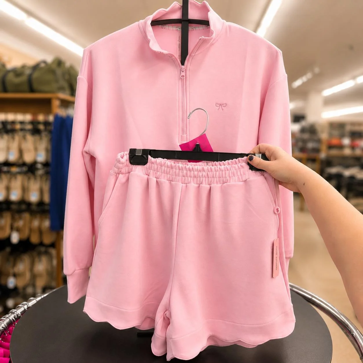 🚨SALE ALERT🚨
Your favorite Simply Southern styles are now 50% OFF! 🌸