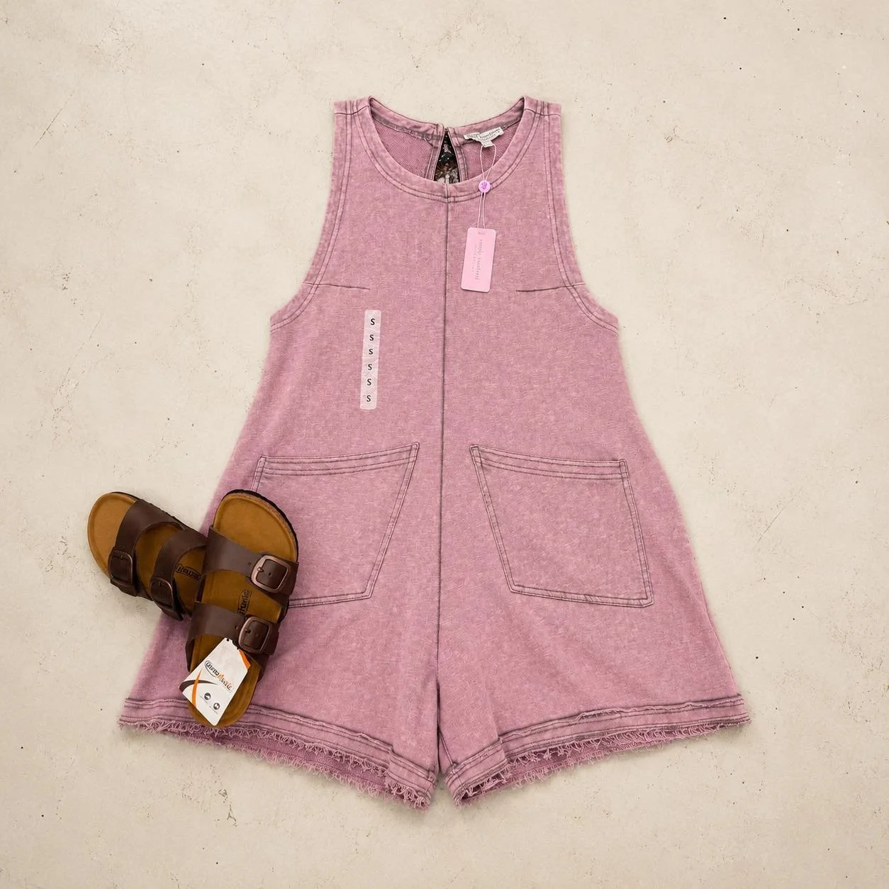 One outfit. Zero effort.💞☀️
Simply Southern rompers + Aerothotic sandals = the perfect summer combo!