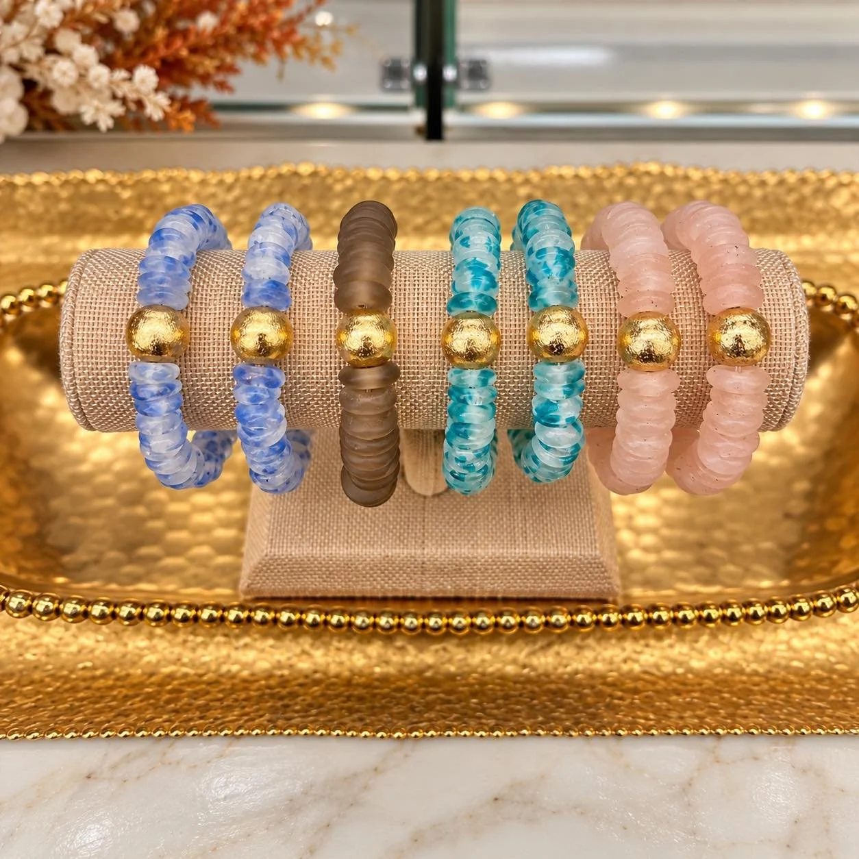 These bracelets are perfect for wearing alone or stacking together for an effortless everyday look! 💜🤎💙🩷
