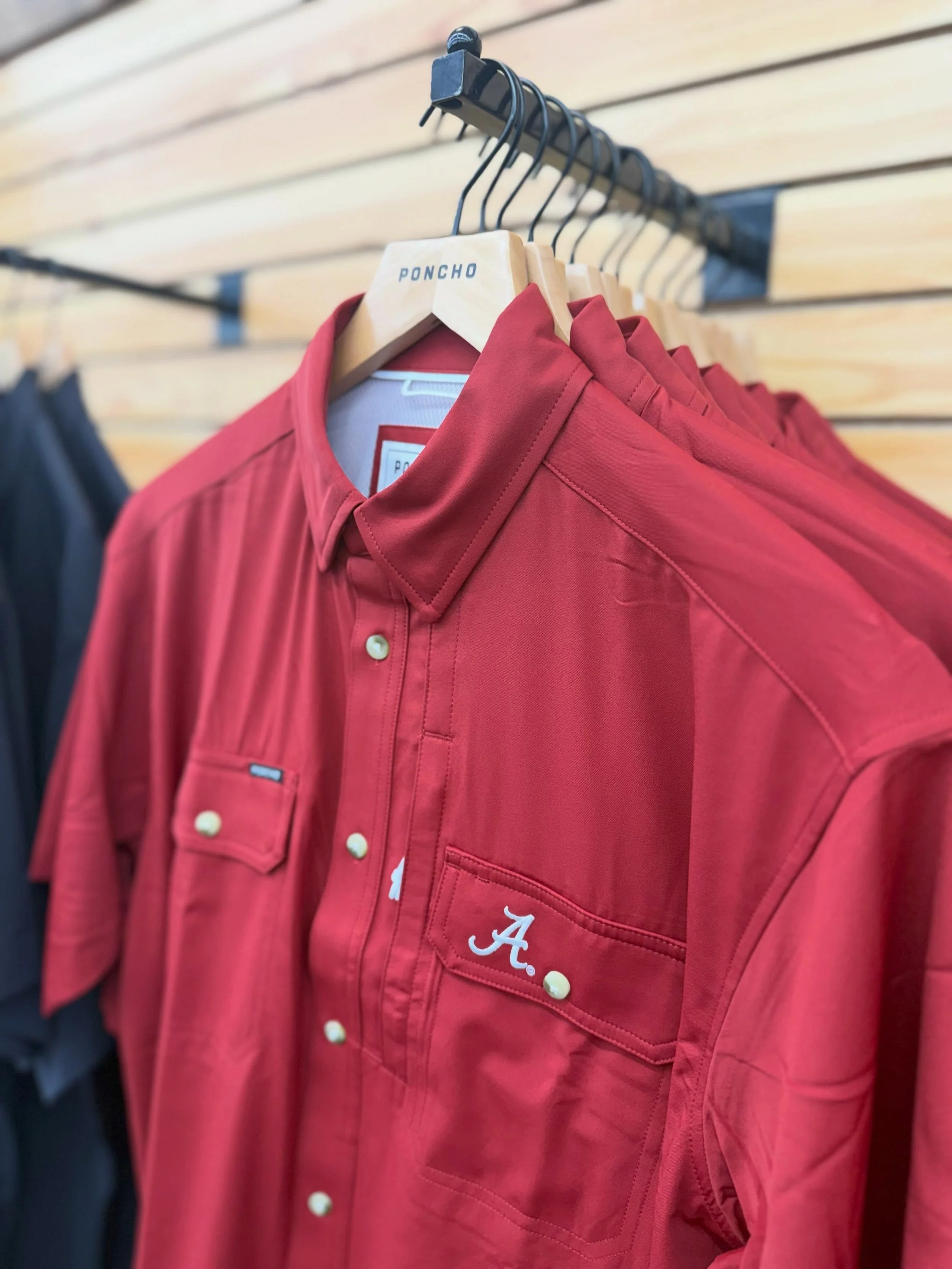 Game day in&nbsp;Tuscaloosa or&nbsp;game day at&nbsp;home&mdash;we&rsquo;ve got you covered! 🐘🏈❤️

From Poncho shirts &amp; Bama hats to jewelry, accessories and home d&eacute;cor, Village has everything you need to cheer on the Tide in style!

ROL