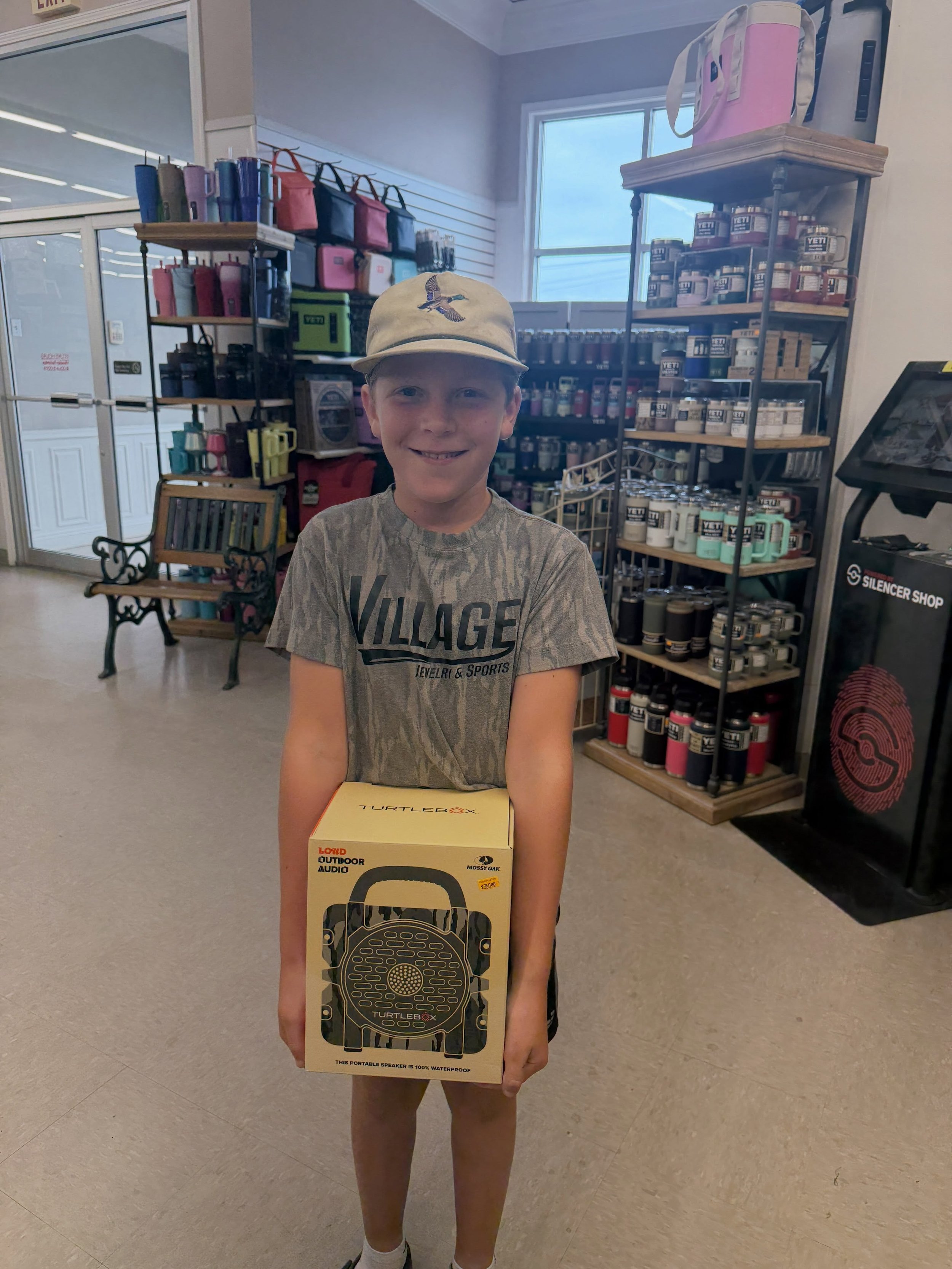 It&rsquo;s a HAPPY Saturday for our friend, Rich! 😎 He saved his money, and today it paid off&mdash;he&rsquo;s the proud new owner of a Turtlebox Cub in limited edition Mossy Oak Bottomland! 🔊🚨‼️😎Let the good tunes roll! 🎶
