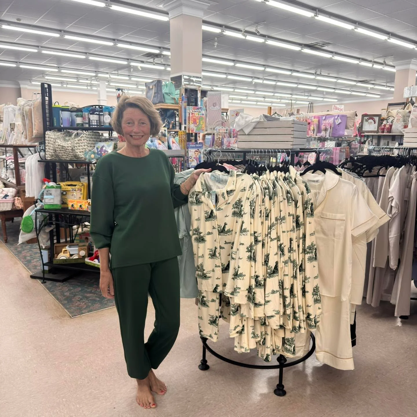 Mrs. Debbie understood the assignment!💚
This green set is the perfect mix of comfy, cute, and put-together, easy enough for an everyday look but polished enough to wear out and about! We are loving this color on her!💚✨
