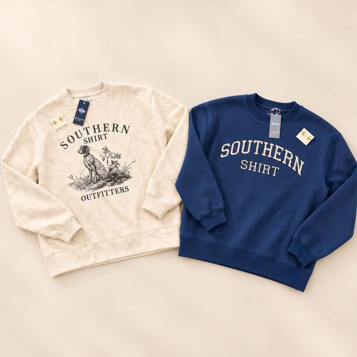 Who says you can&rsquo;t be comfy and stylish?🤩
Our women&rsquo;s SSCO mock neck sweatshirts are the perfect addition to your fall wa, and we are loving them paired with our beautiful gold fashion earrings!✨🤍