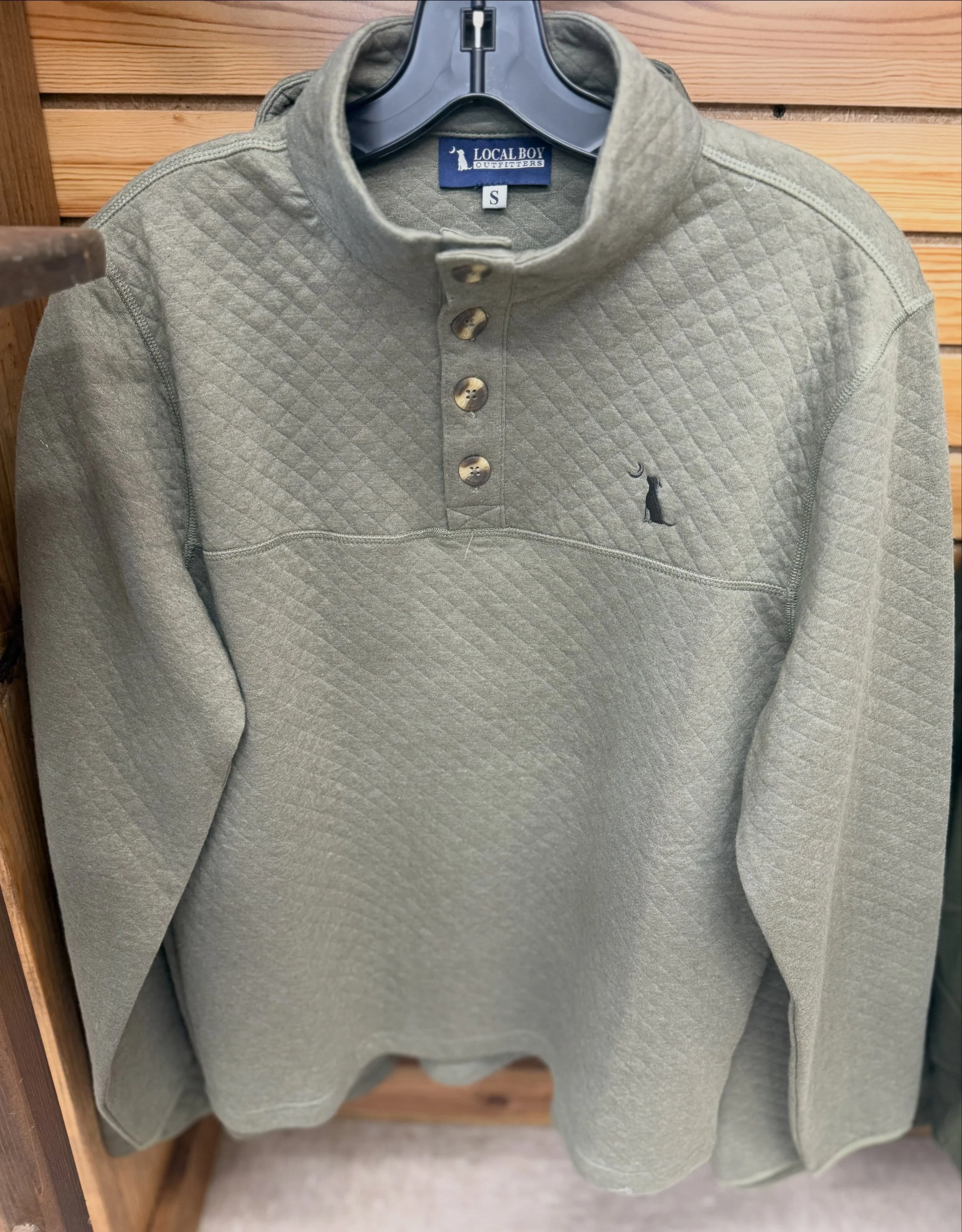 🍂🦆 LOCAL BOY OBSESSED!!! 🦆🍂

So many great options for the guys this fall! 😍 From quilted jackets and camo pullovers to the perfect everyday layers, Local Boy has you covered!

Come shop all our favorites at Village Jewelry &amp; Sports! 🤎💚