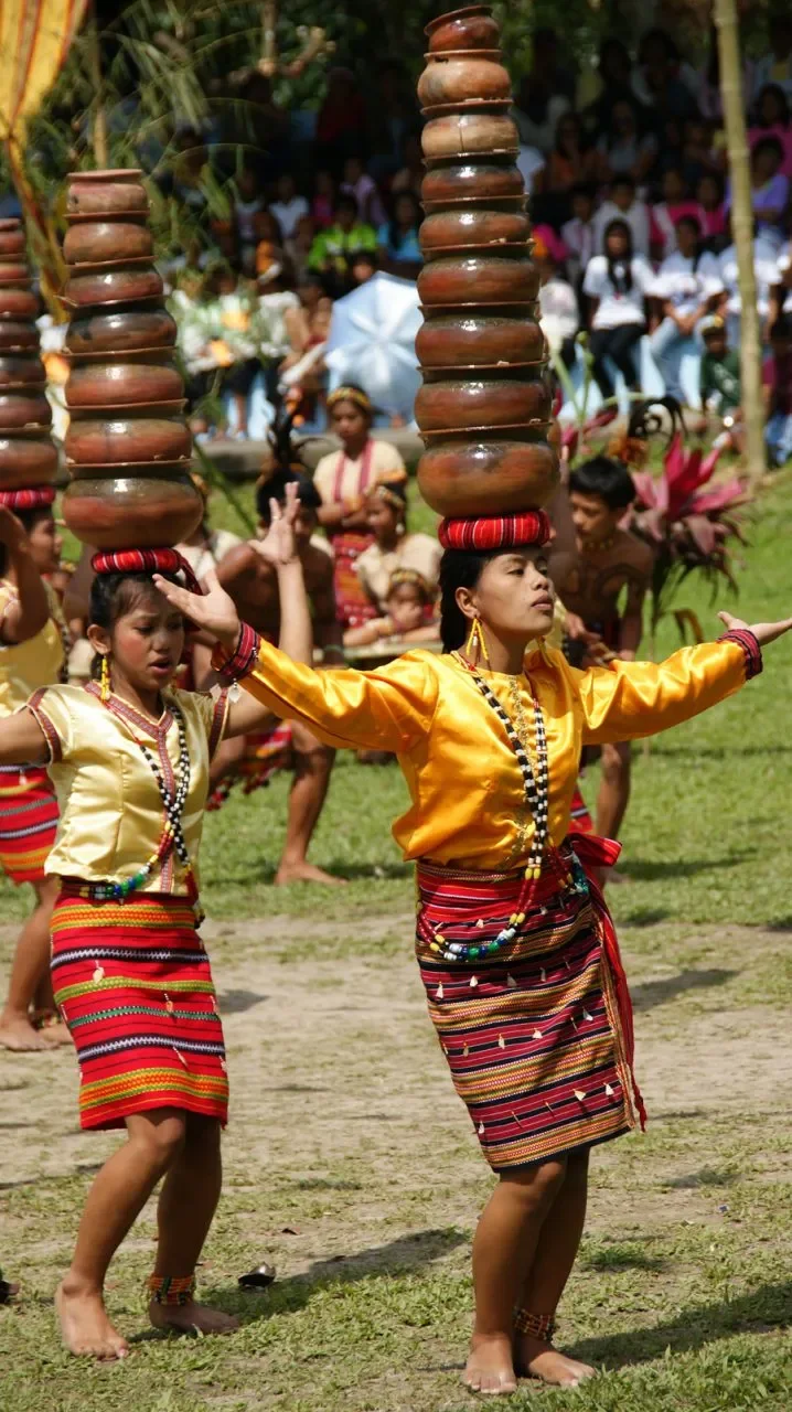 male-Kalinga-dancers (1).webp