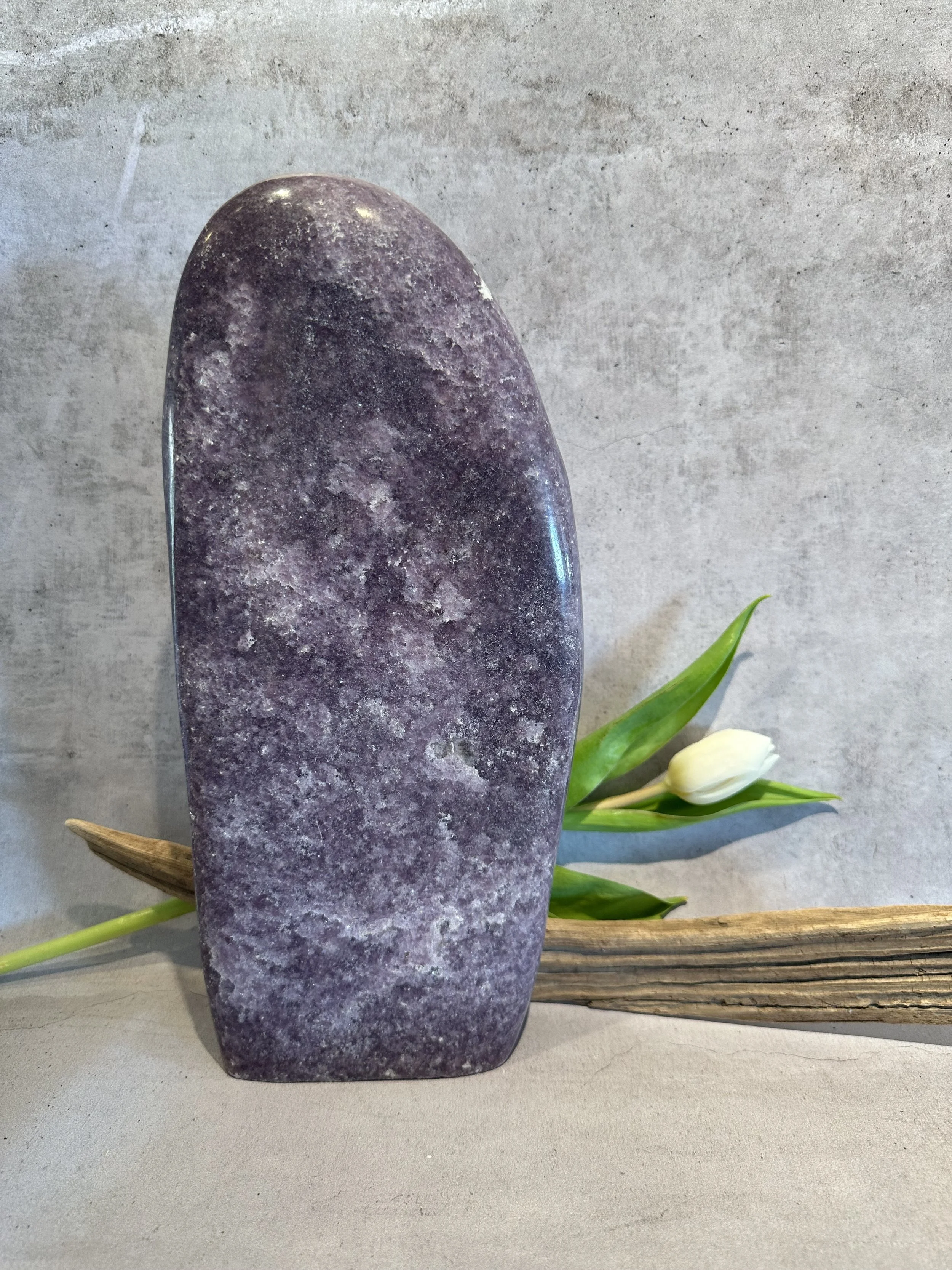 Grand Menhir en Lépidolite