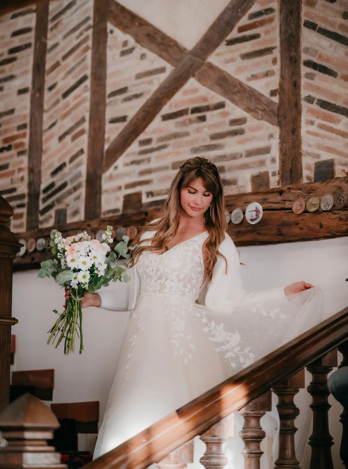 ✨ Bonne ann&eacute;e &agrave; tous ✨

Pour bien commencer 2026, je voulais vous partager la sublime Ma&euml;va lors de son mariage avec Audric, c&eacute;l&eacute;br&eacute; en d&eacute;cembre ❄️🤍

Une journ&eacute;e pleine de douceur, o&ugrave; chaq