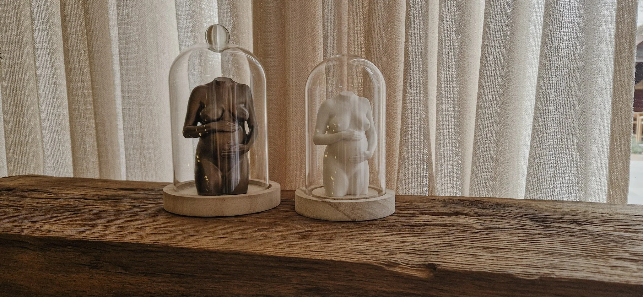 zwangerschapsbeeldje presenteren