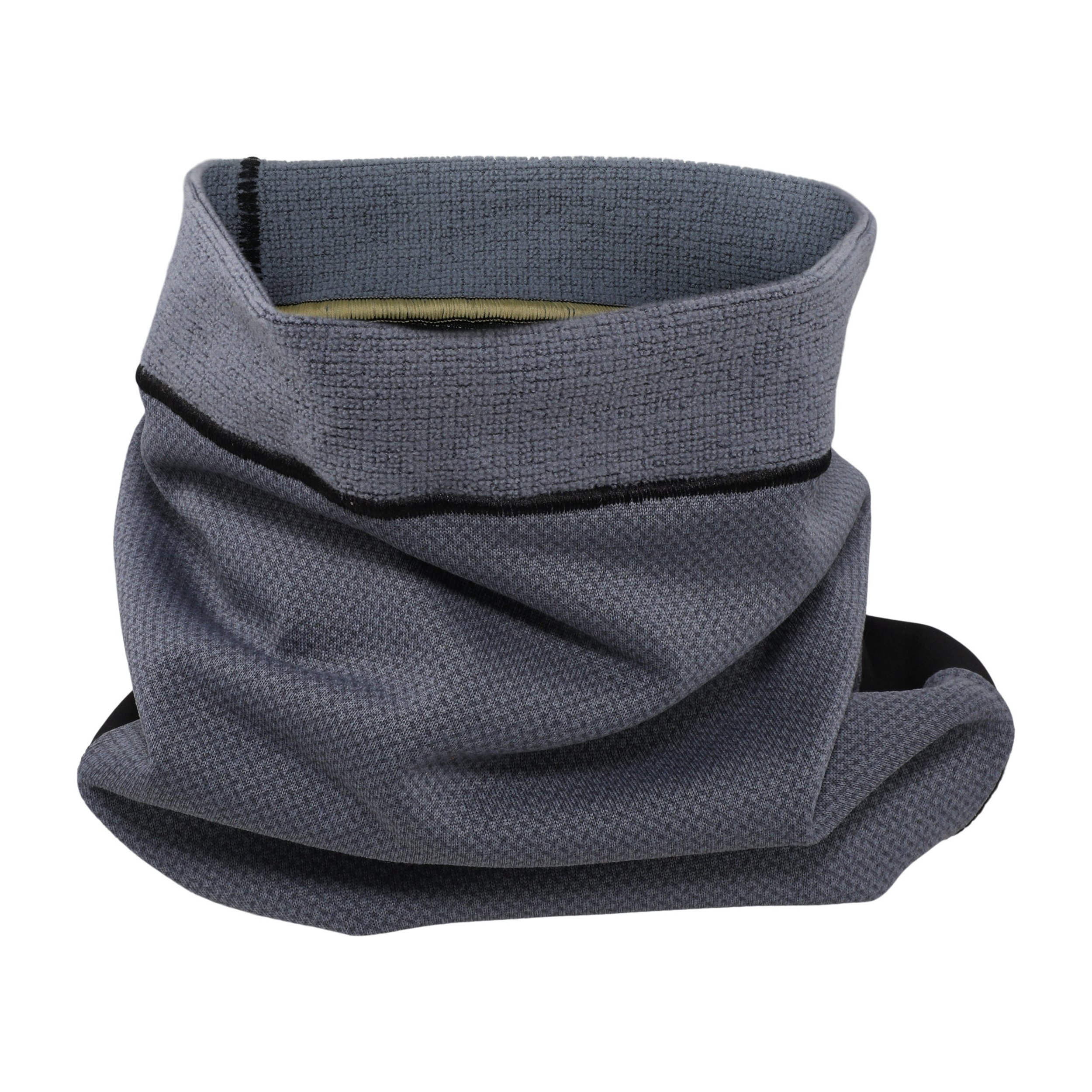 The neck gaiter covers the entire face.