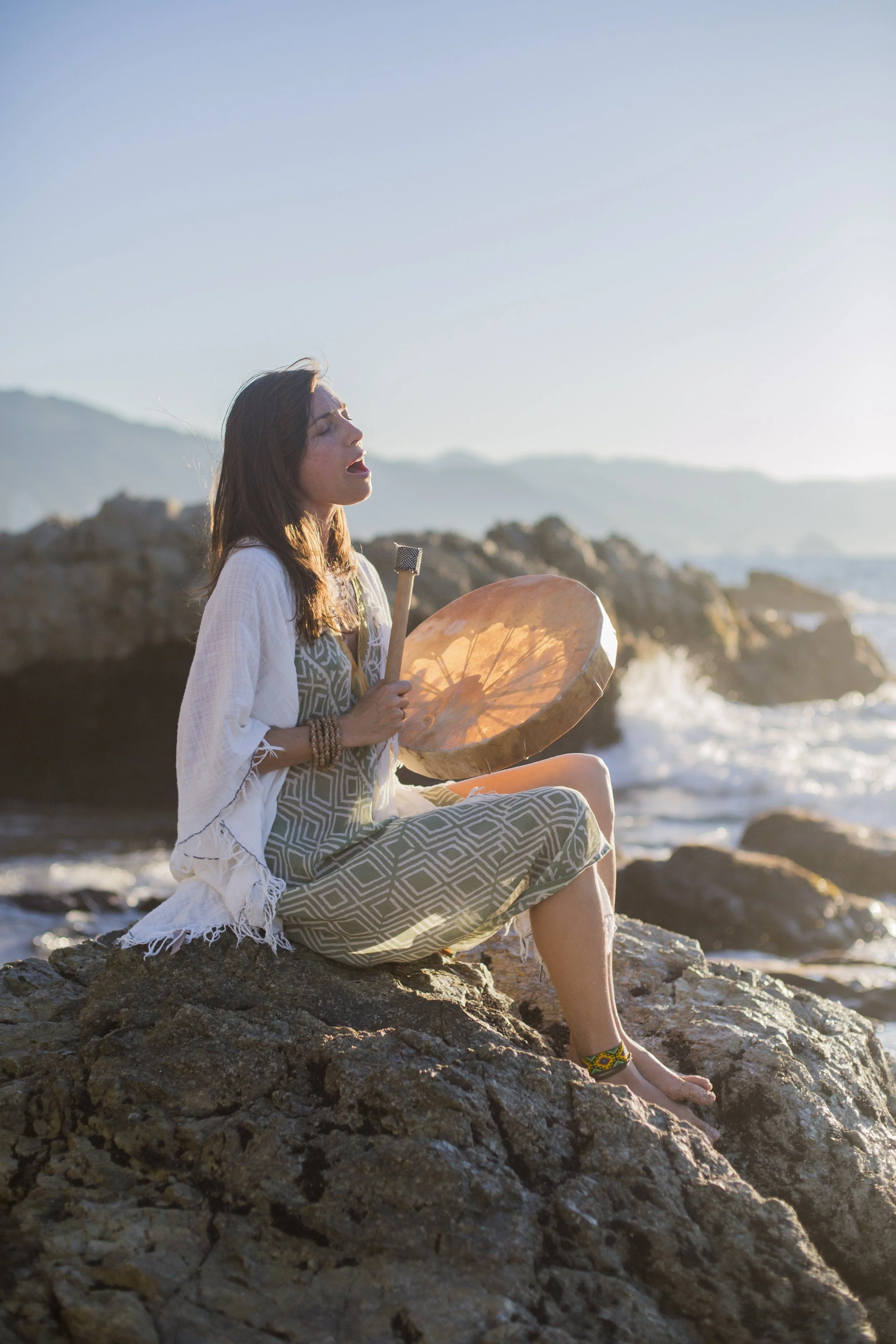 Julia Athena Allshouse Sober Living. Nervous System Regulation Therapy. Emotional Intelligence & Soul-Based Development. Mexico