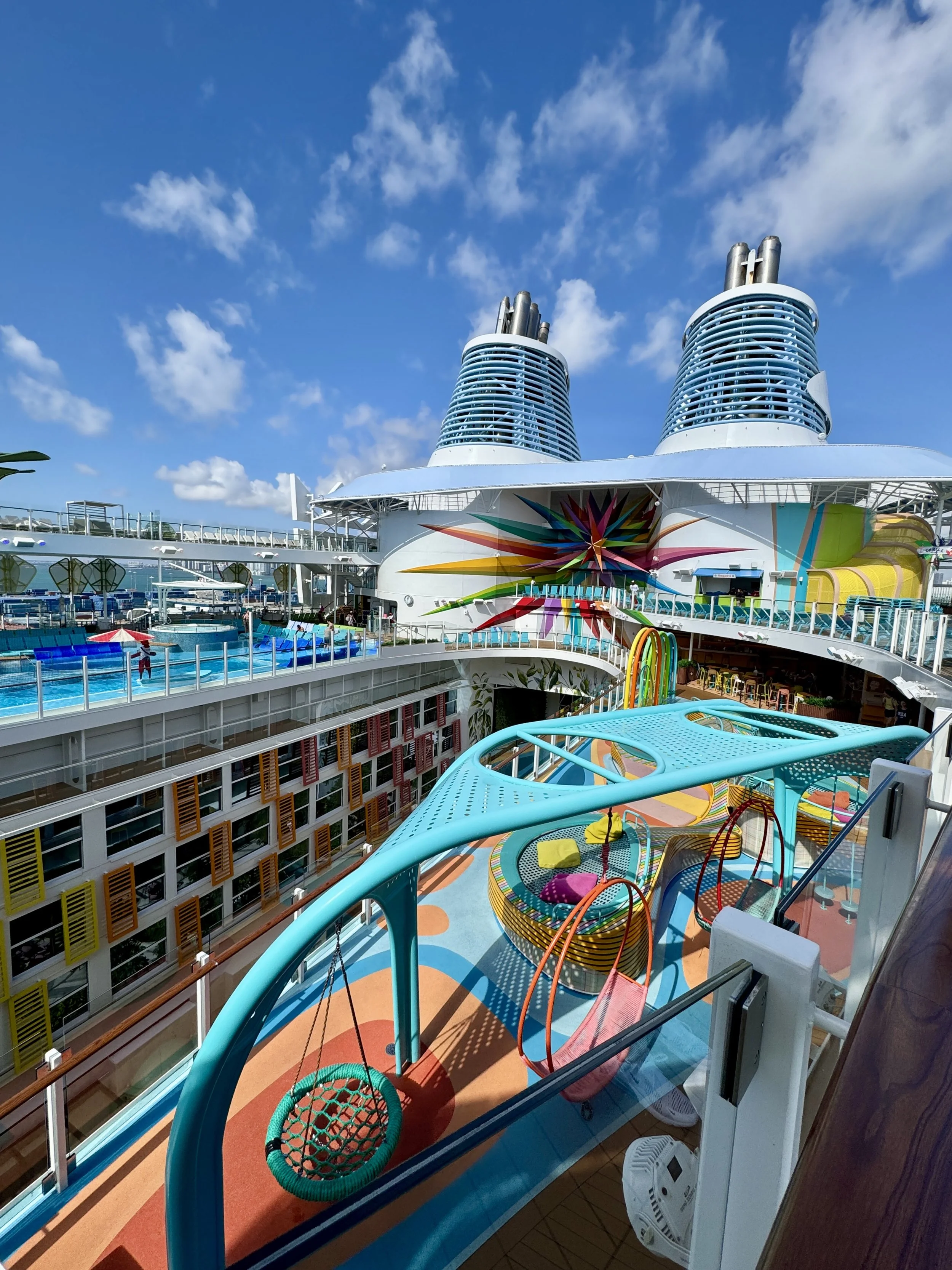 Relaxing cruise experience ideal for families and couples seeking a seamless getaway