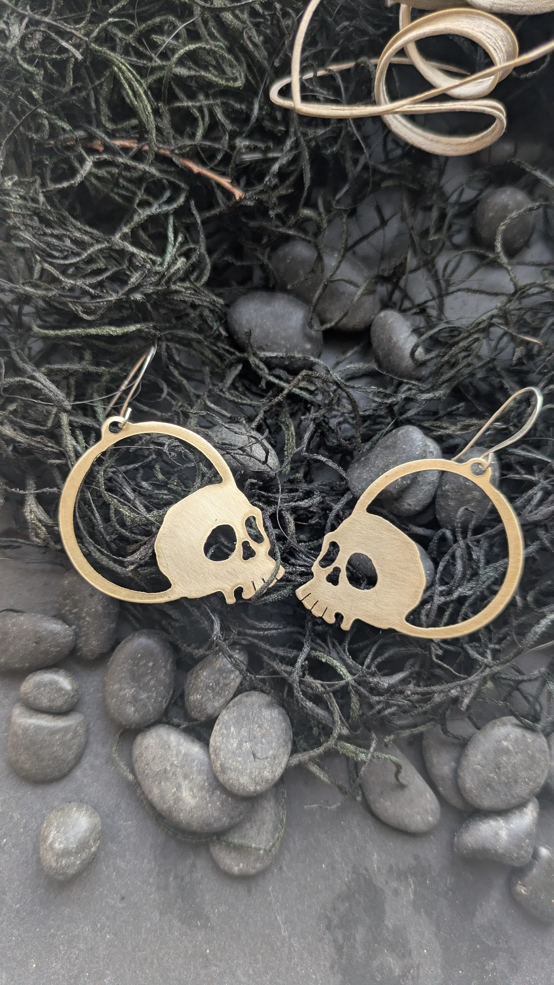 Skull danglies - circle