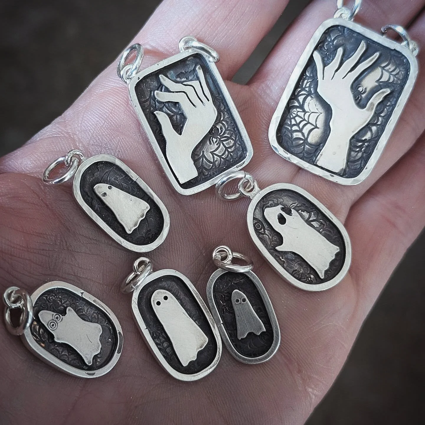 Making some new ghost friends for the strut, this Saturday! Come say hi and buy a spooky new friend. 
@eavstrut
@argosymarket_eav