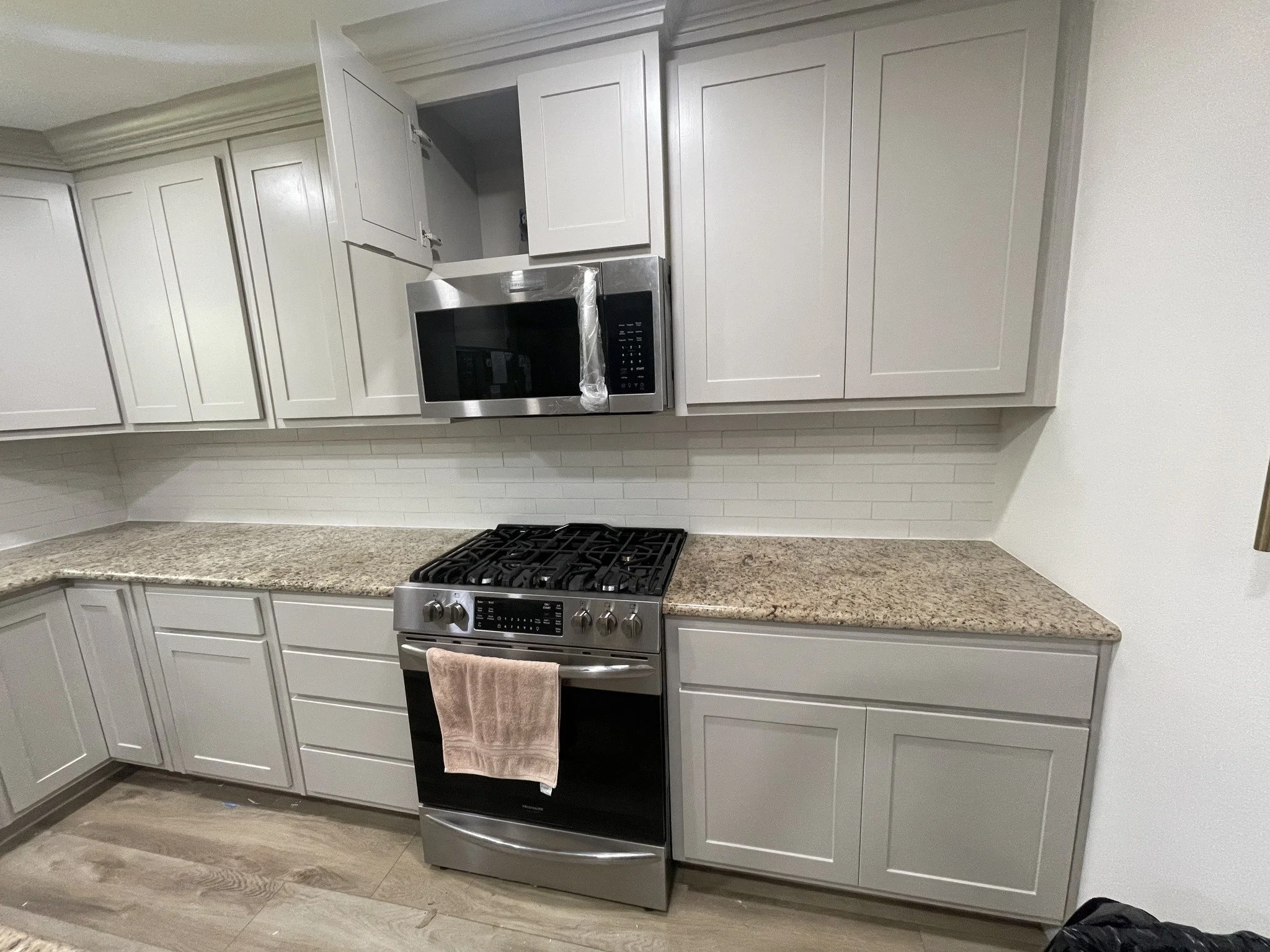 Backplash and Microwave installation