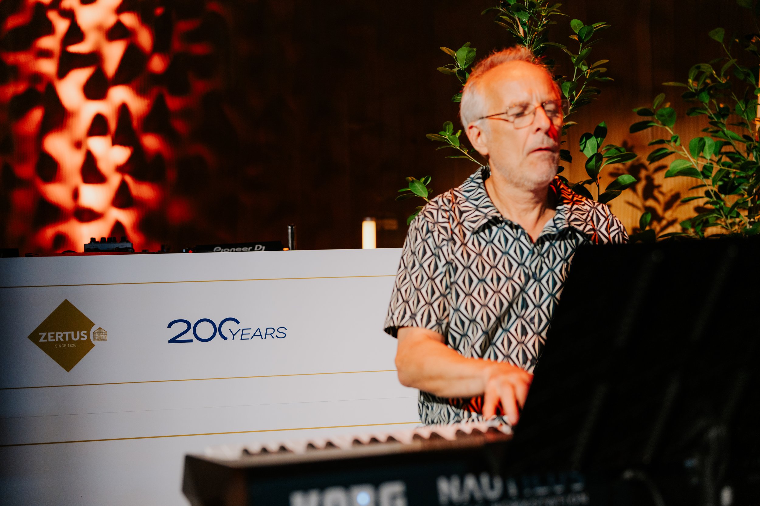 ZERTUS200_Day-2-RobinSchmiedebachPhoto-0812.jpg